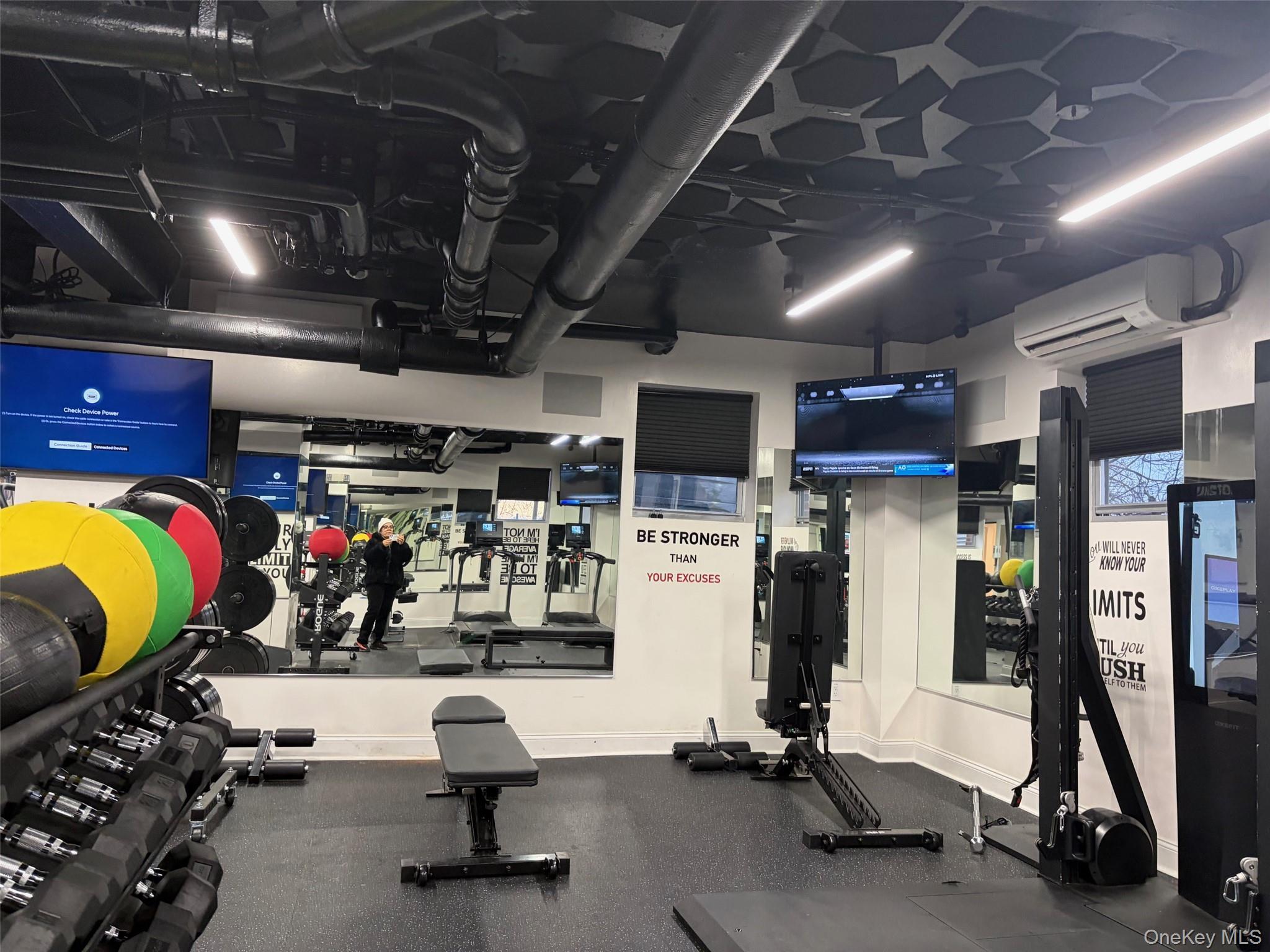 Coop Pelham  Westchester County, NY 10805, MLS-967506-10