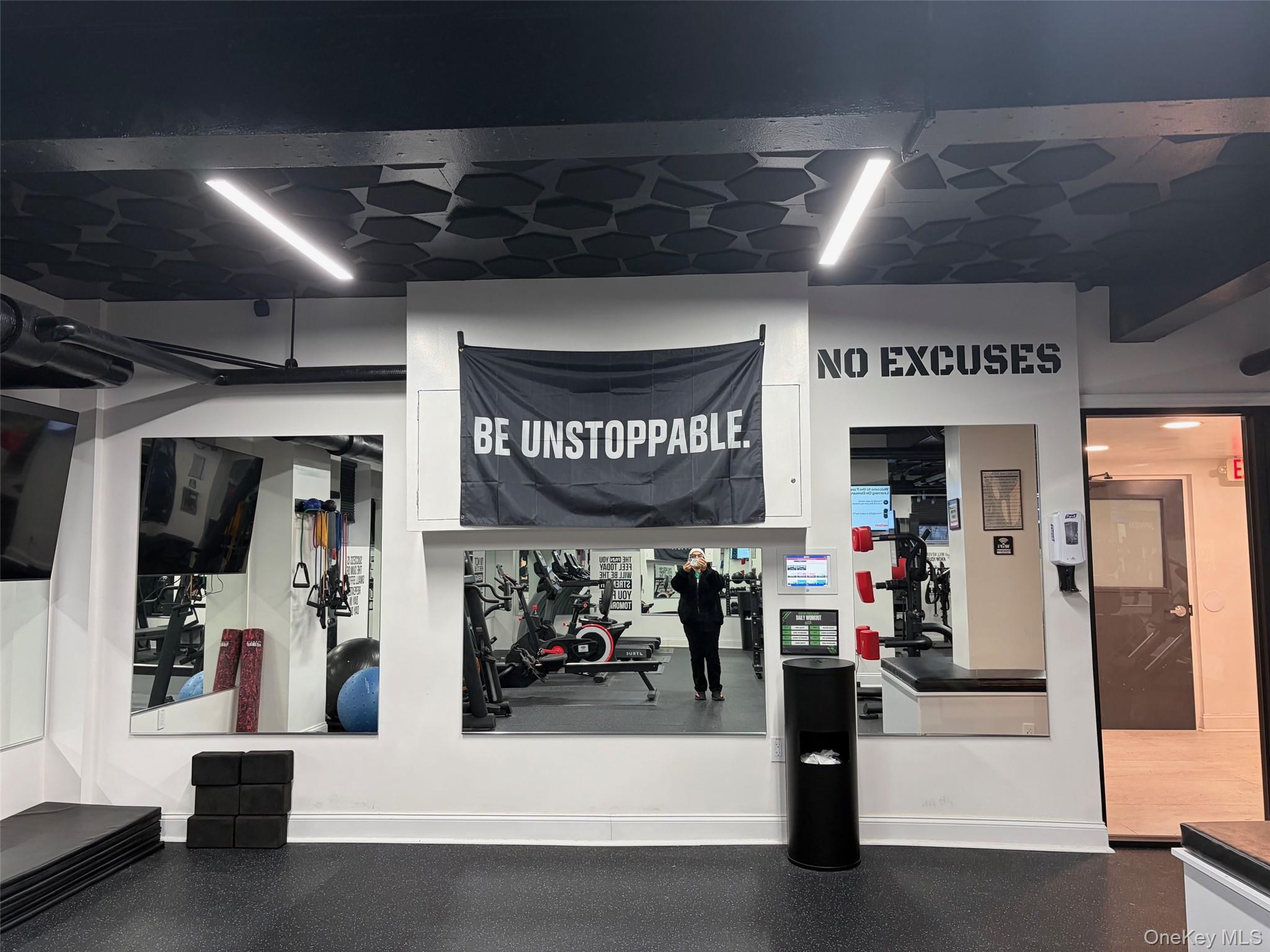 Coop Pelham  Westchester County, NY 10805, MLS-967506-12