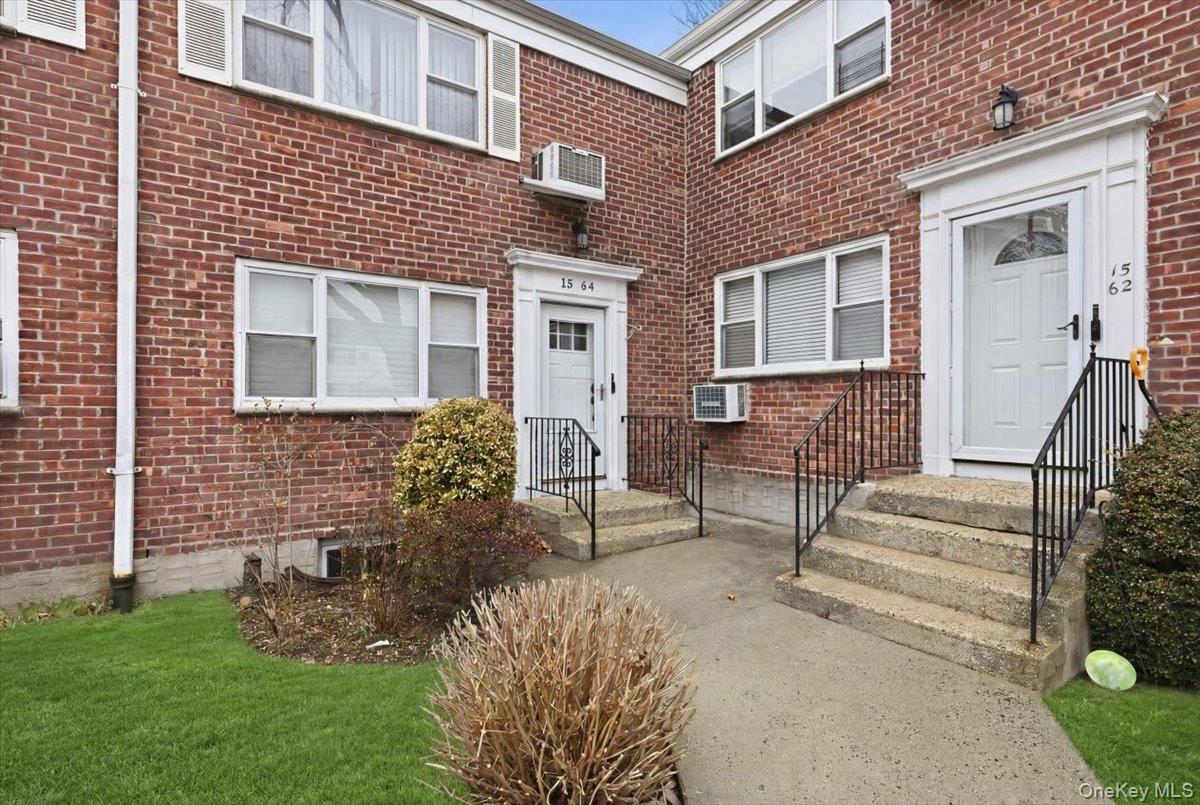 Coop 212th  Queens, NY 11360, MLS-967561-22