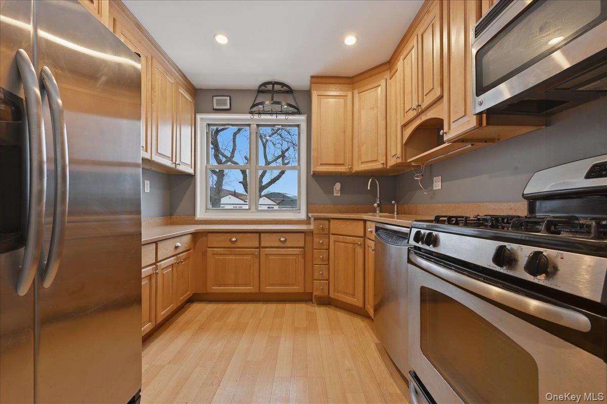 Coop 212th Queens, NY 11360, MLS-967561-8