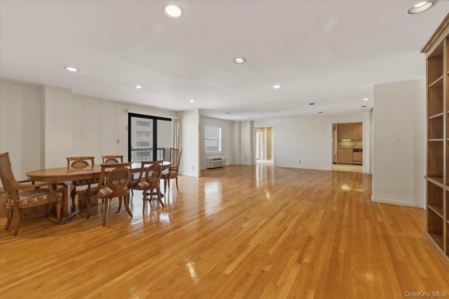 Coop Shore  Nassau County, NY 11561, MLS-967567-10