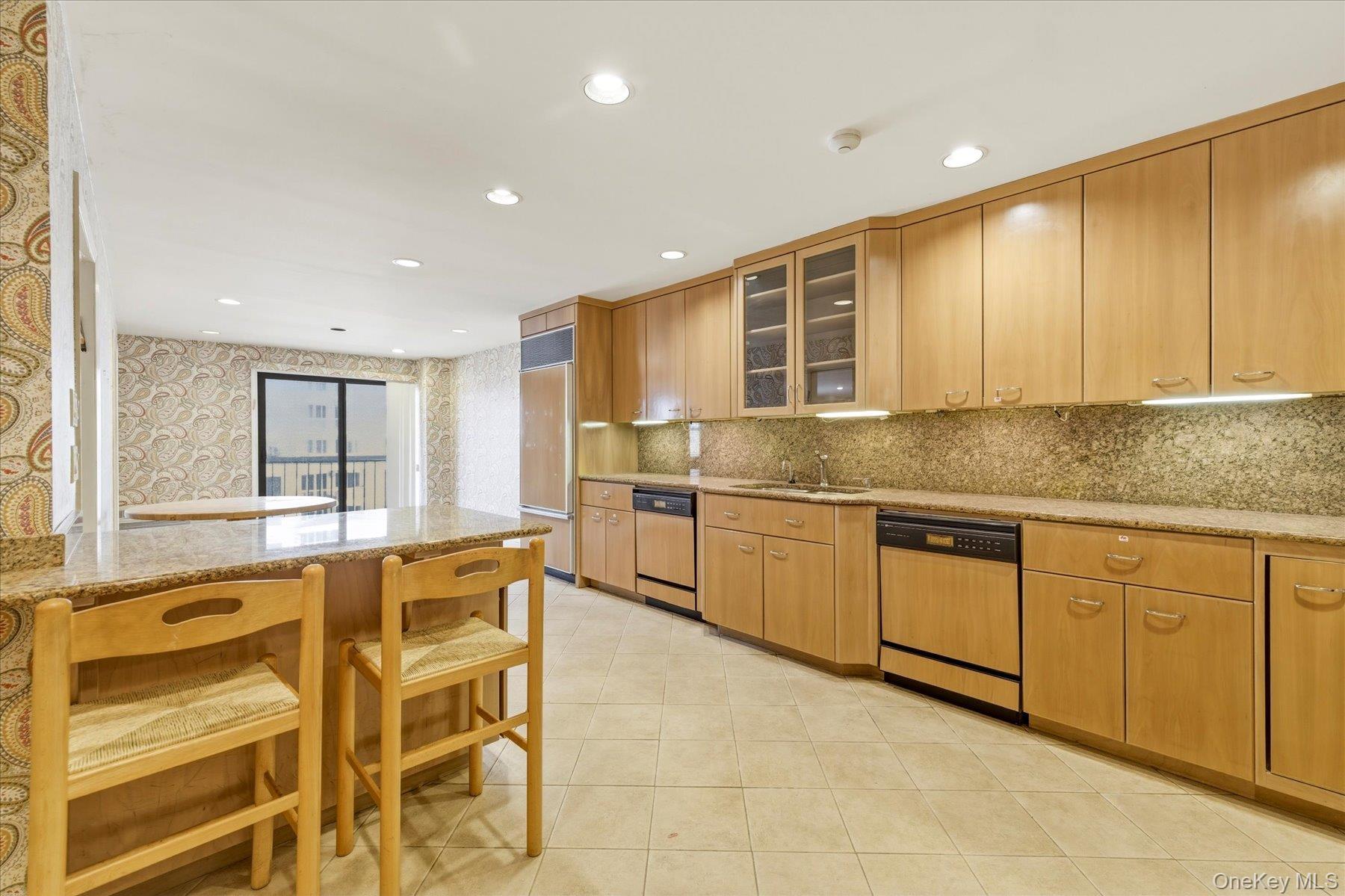 Coop Shore  Nassau County, NY 11561, MLS-967567-3