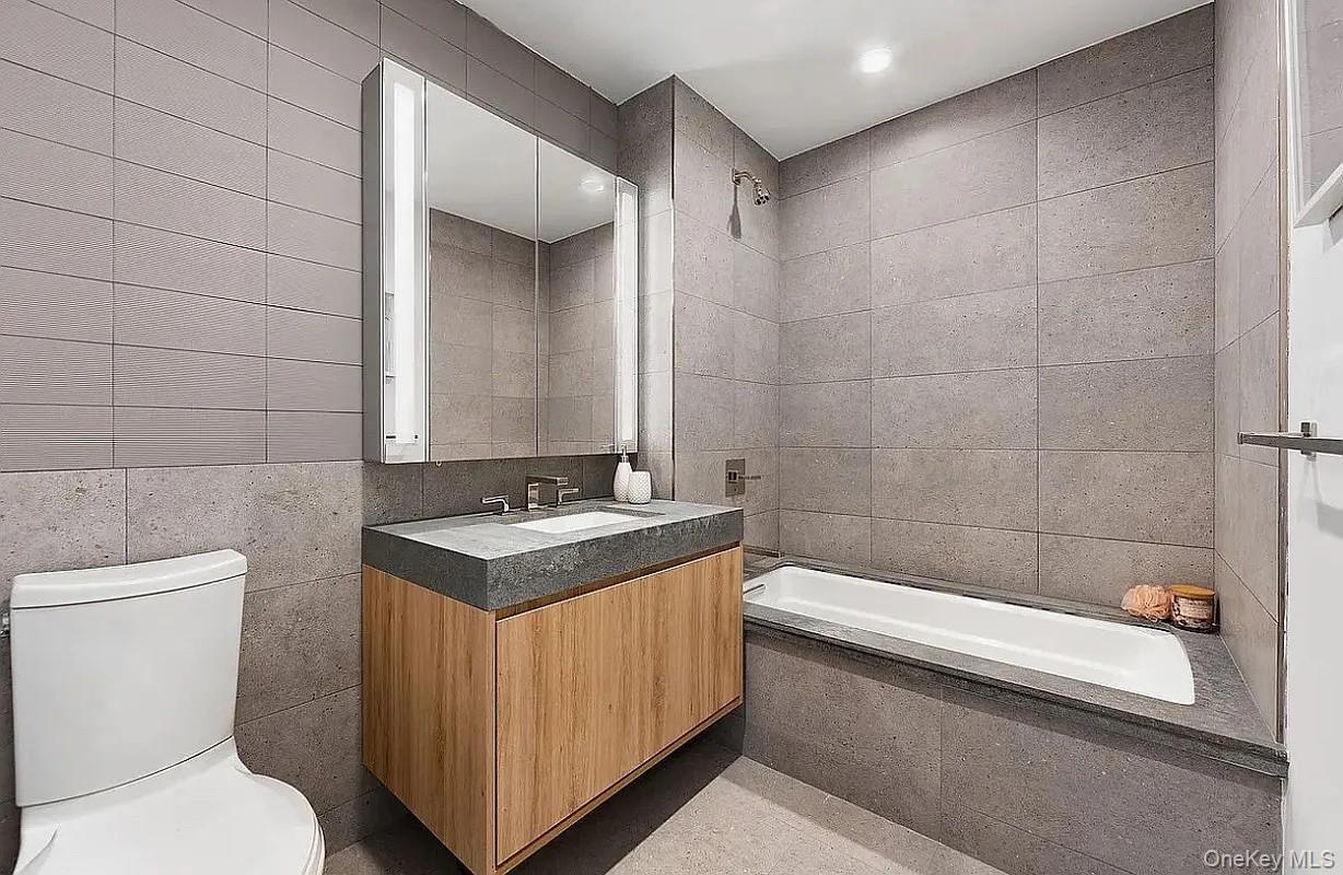 Single Family Queens  Queens, NY 11101, MLS-967589-9