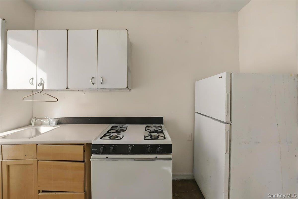 Coop 108th  Manhattan, NY 10025, MLS-967624-9