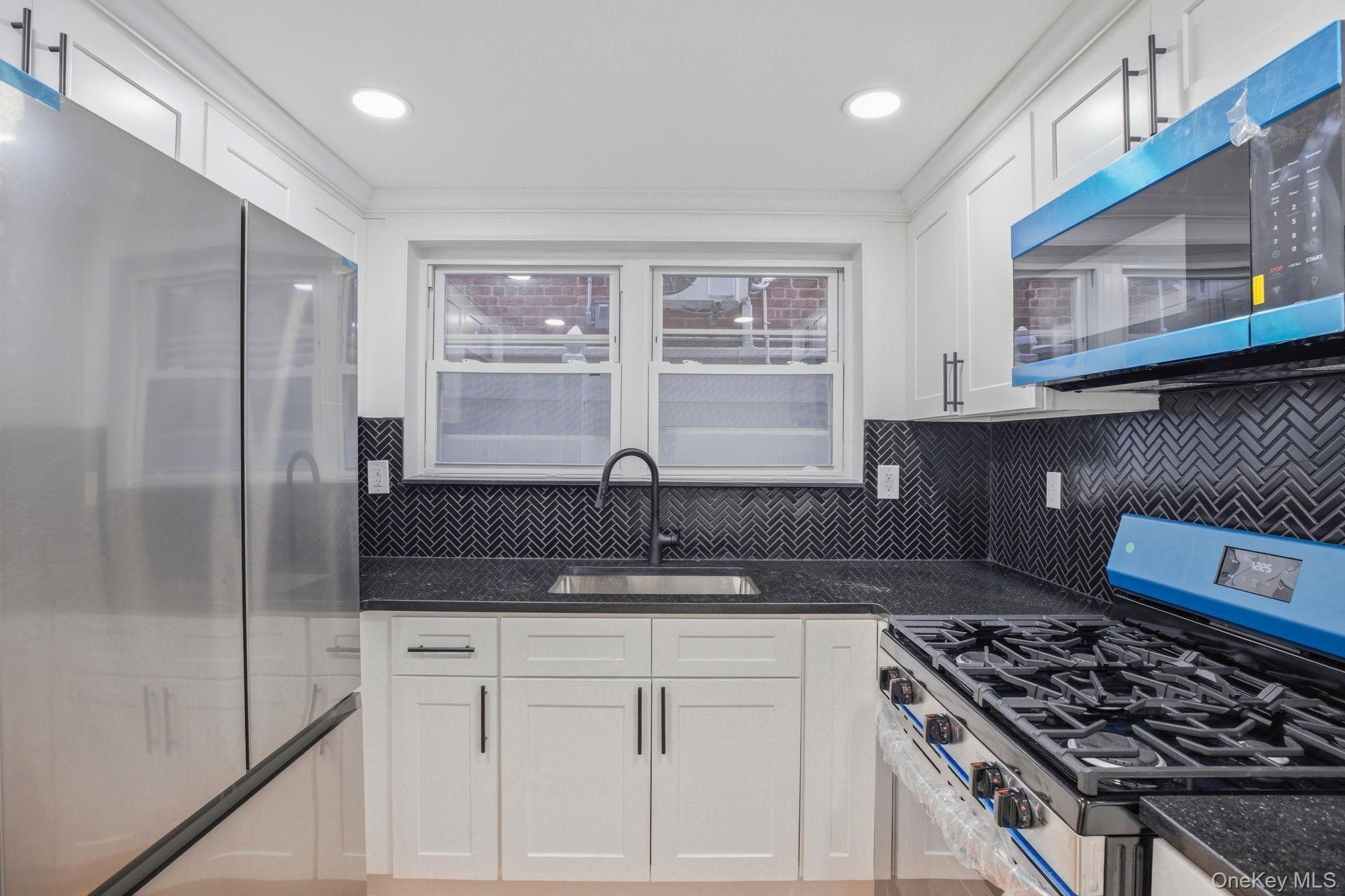 Single Family Wilder  Bronx, NY 10466, MLS-967633-27