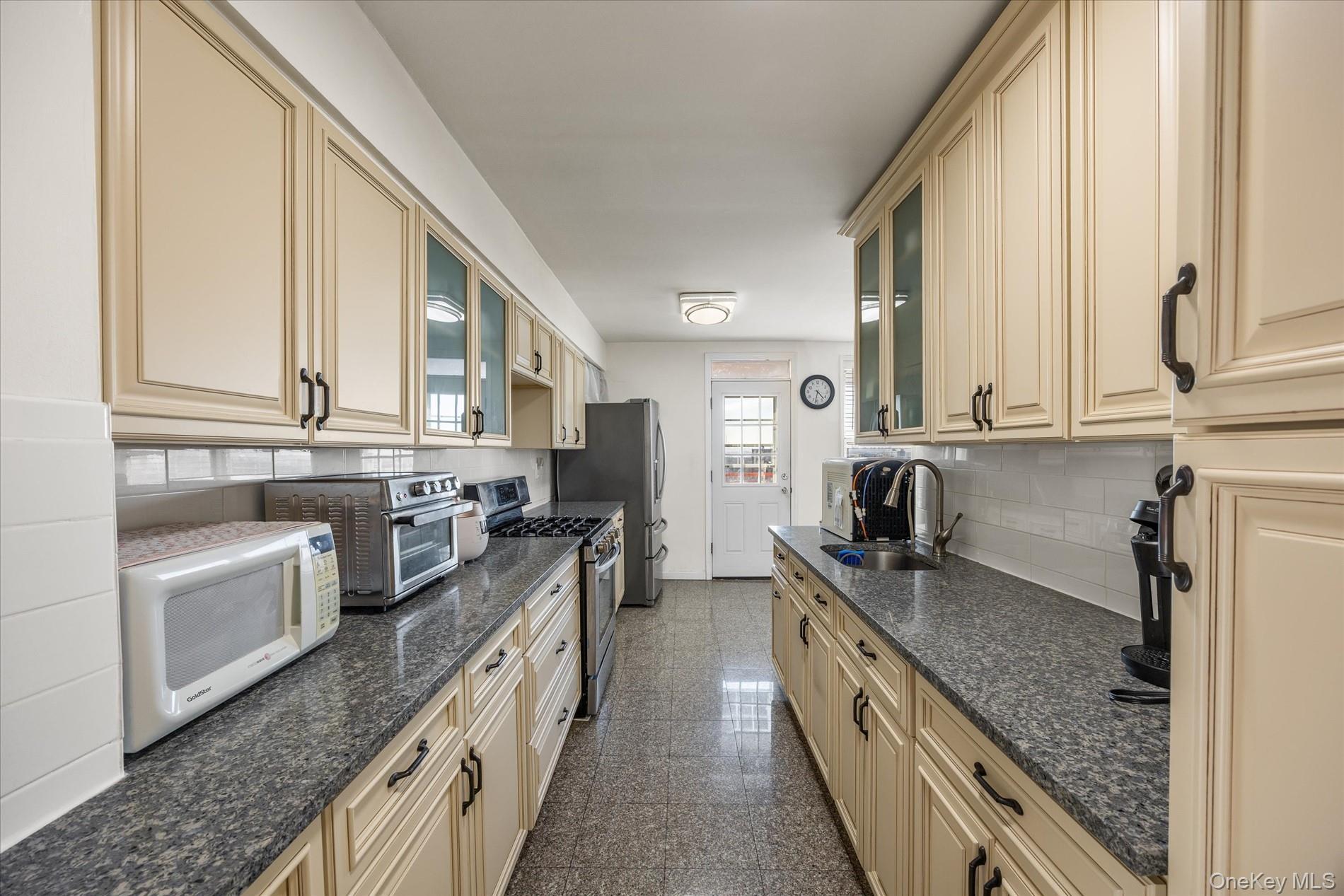 Coop 150th Queens, NY 11354, MLS-967637-8