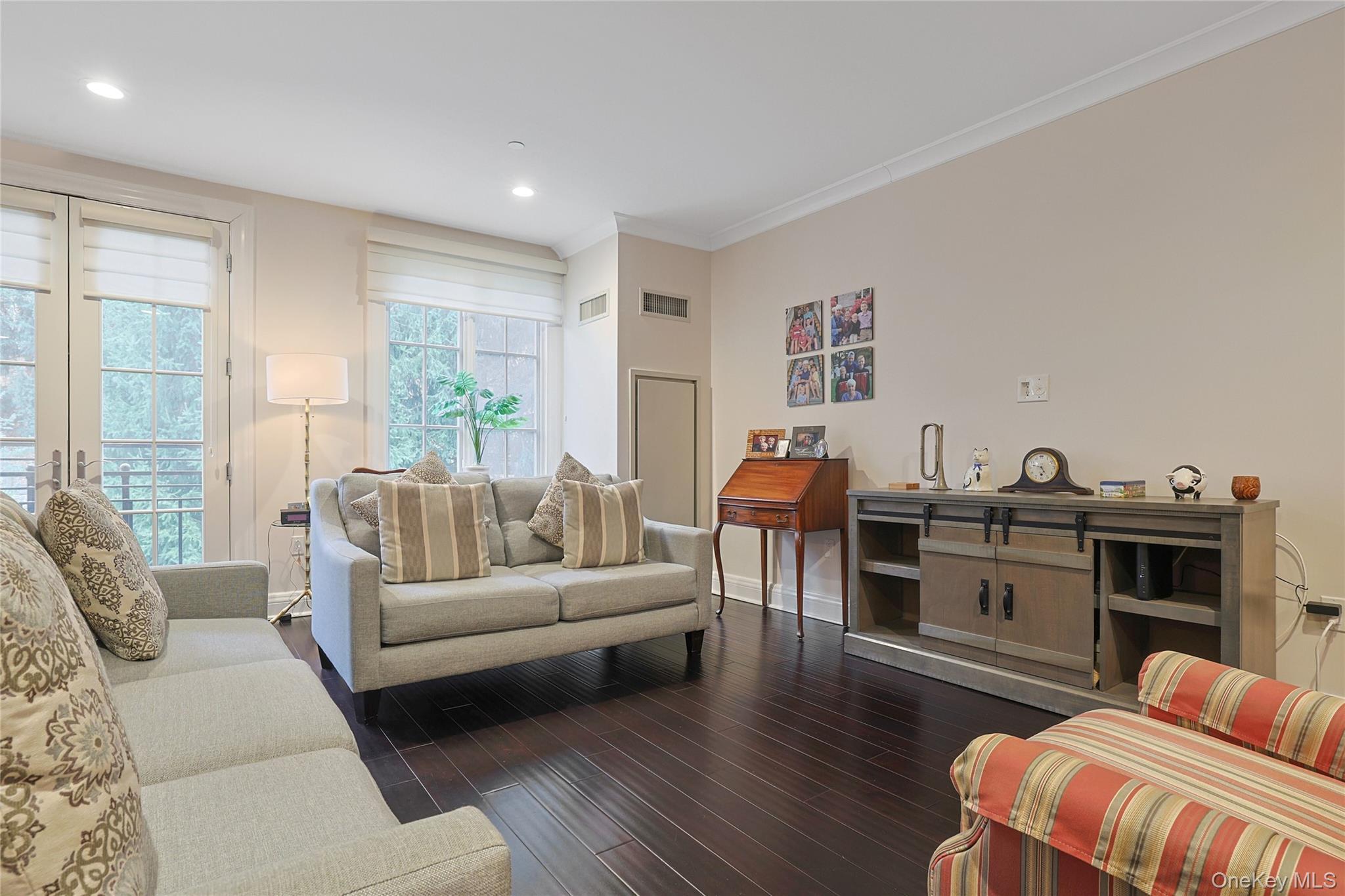 Condo Trump  Westchester County, NY 10588, MLS-967640-11