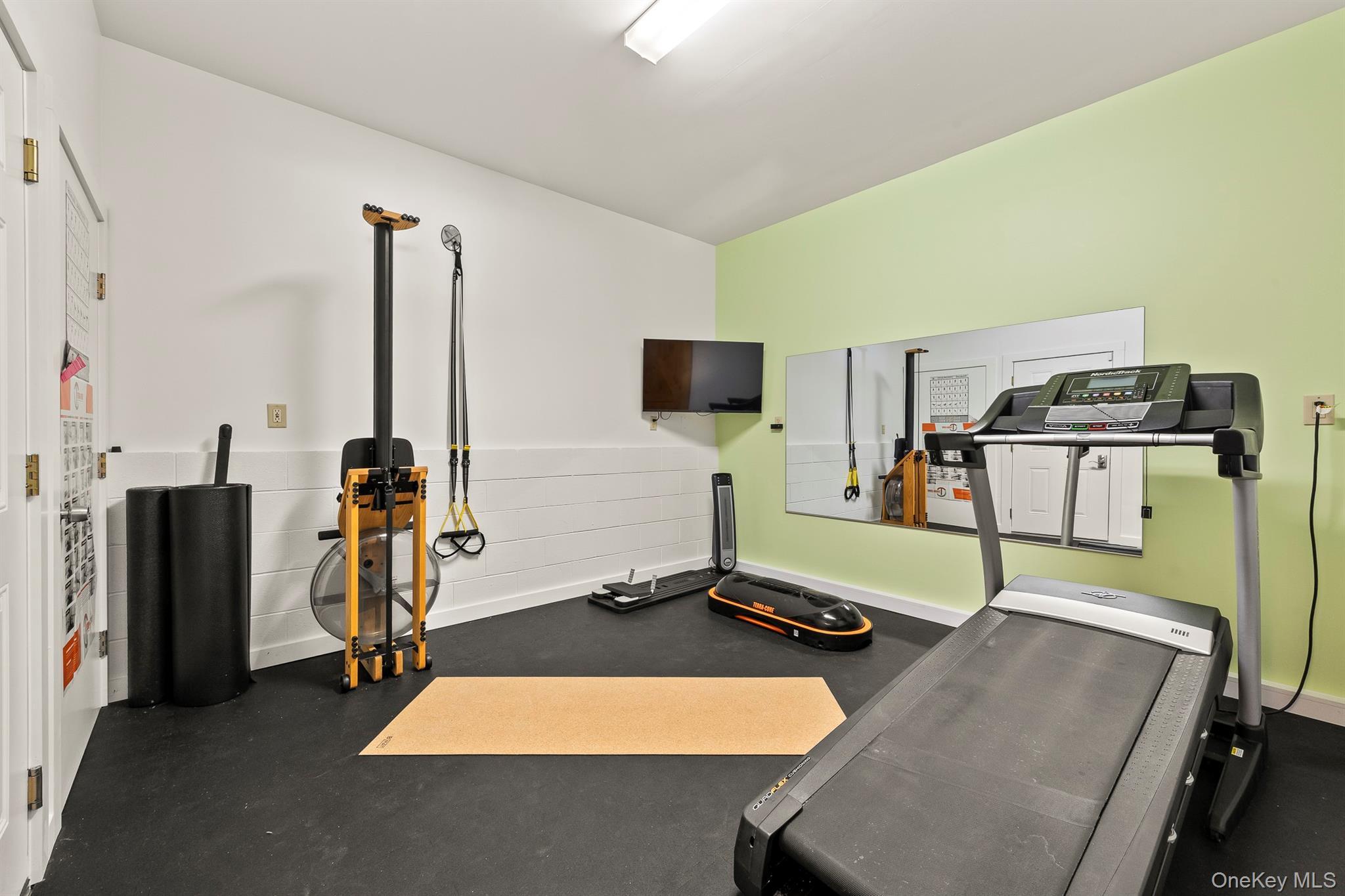 Single Family Franklin Avenue Dutchess County, NY 12545, MLS-967644-36
