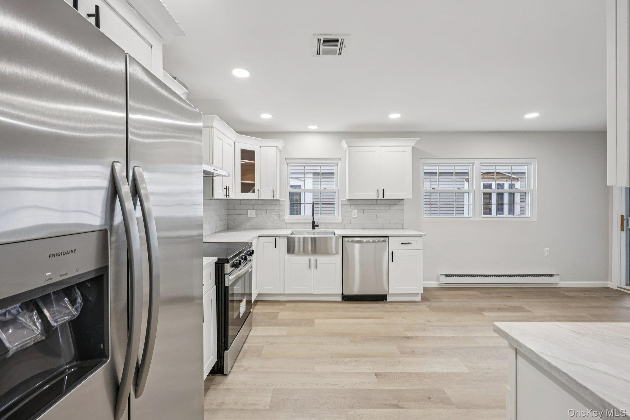 Condo Laurance Suffolk County, NY 11961, MLS-967646-11