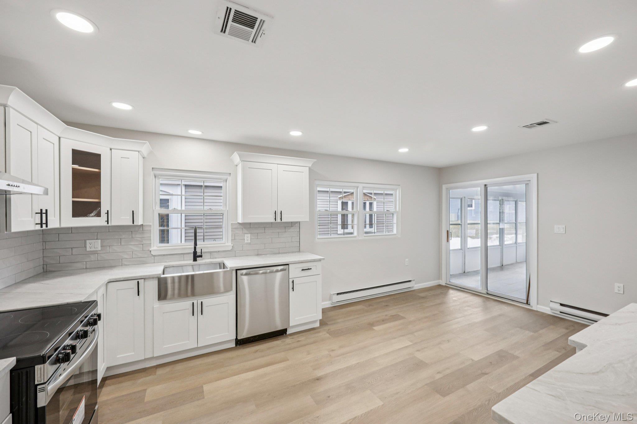 Condo Laurance Suffolk County, NY 11961, MLS-967646-14