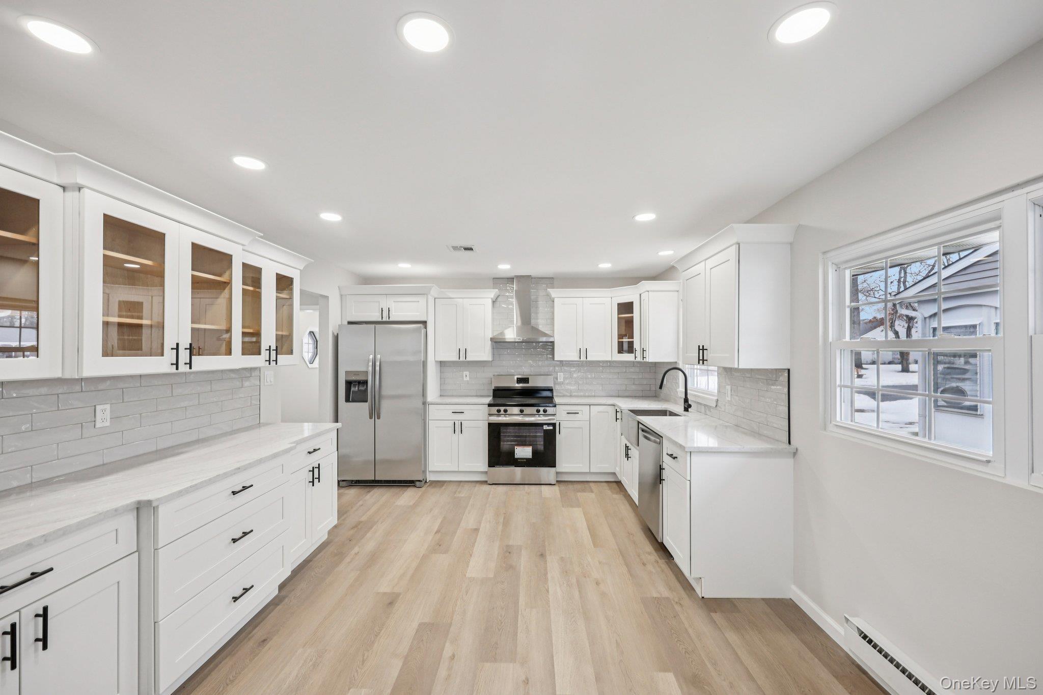 Condo Laurance Suffolk County, NY 11961, MLS-967646-15