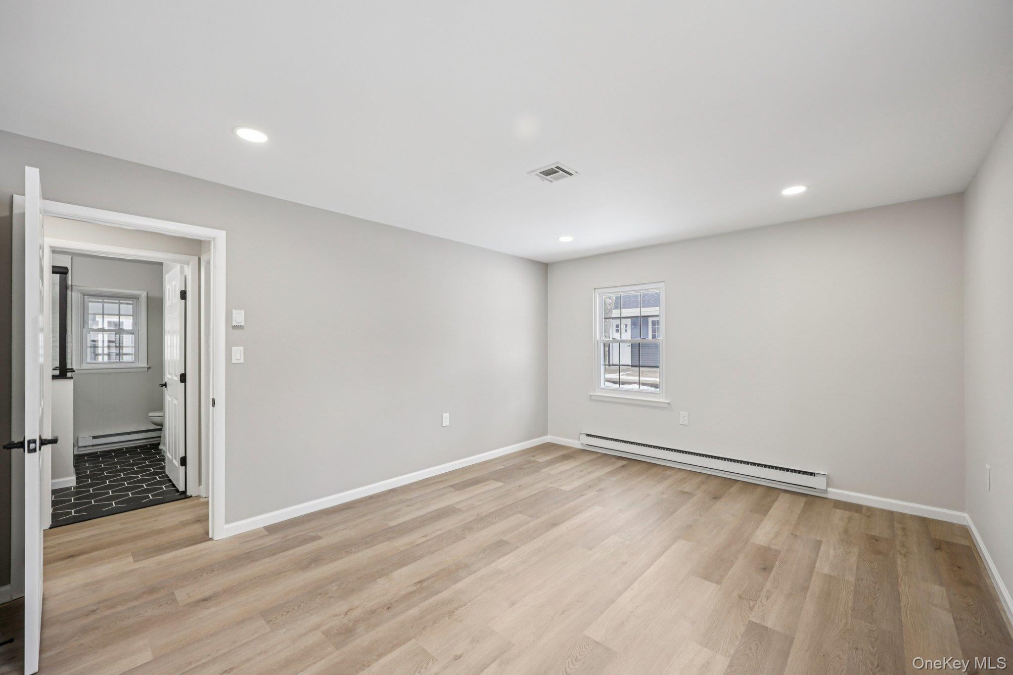 Condo Laurance Suffolk County, NY 11961, MLS-967646-20