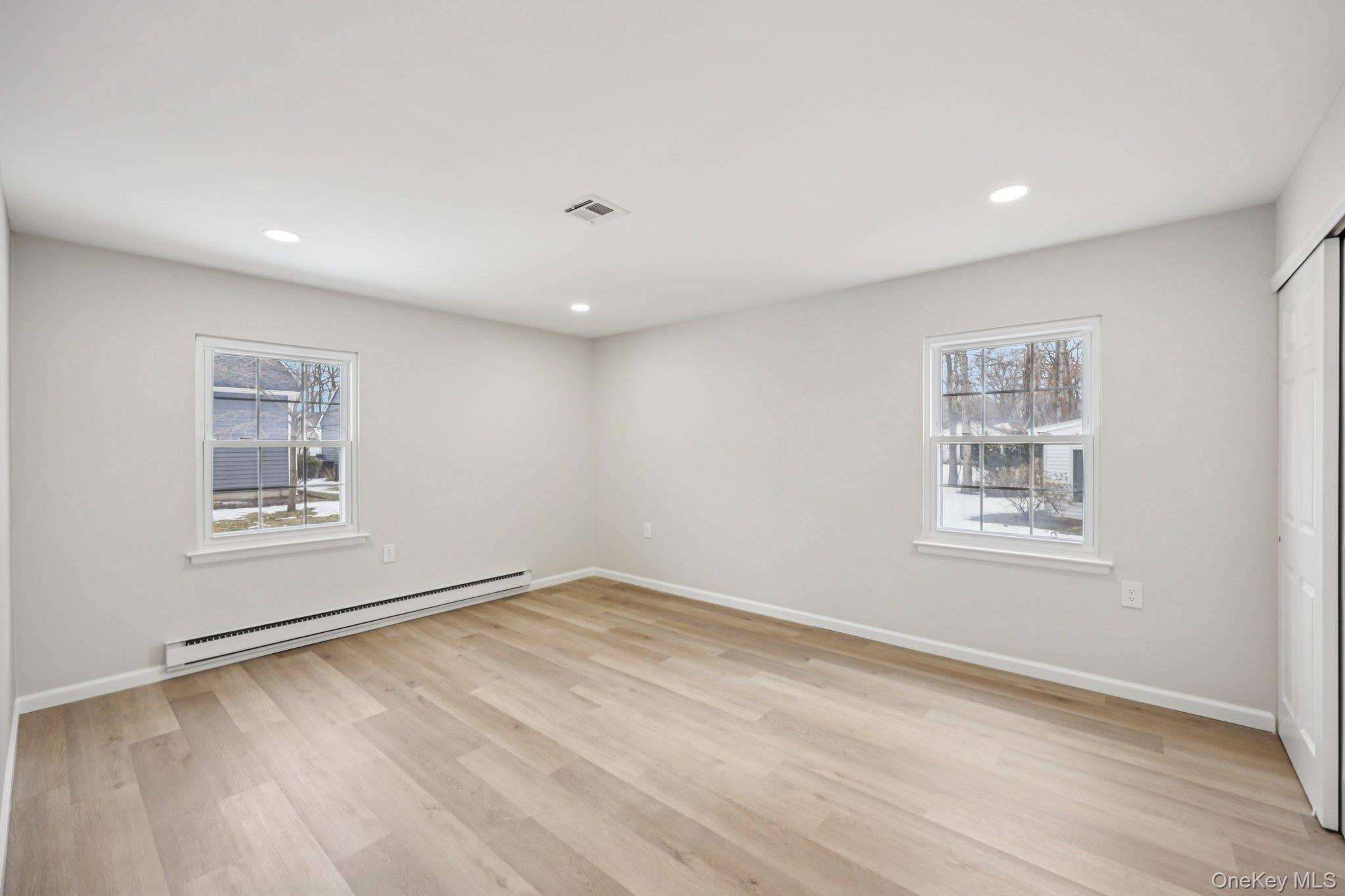 Condo Laurance Suffolk County, NY 11961, MLS-967646-21