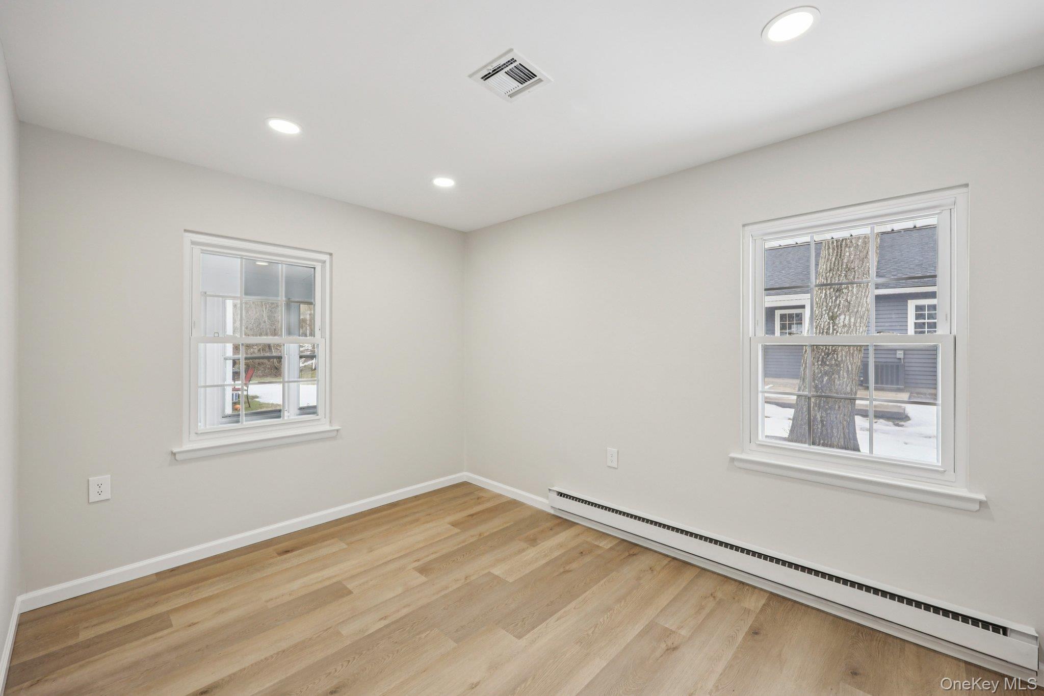 Condo Laurance Suffolk County, NY 11961, MLS-967646-22