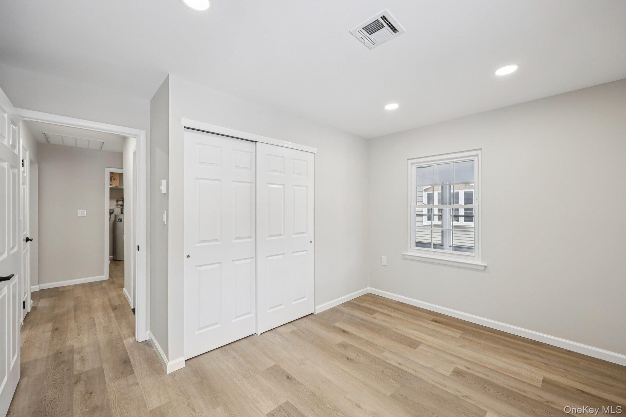 Condo Laurance Suffolk County, NY 11961, MLS-967646-23