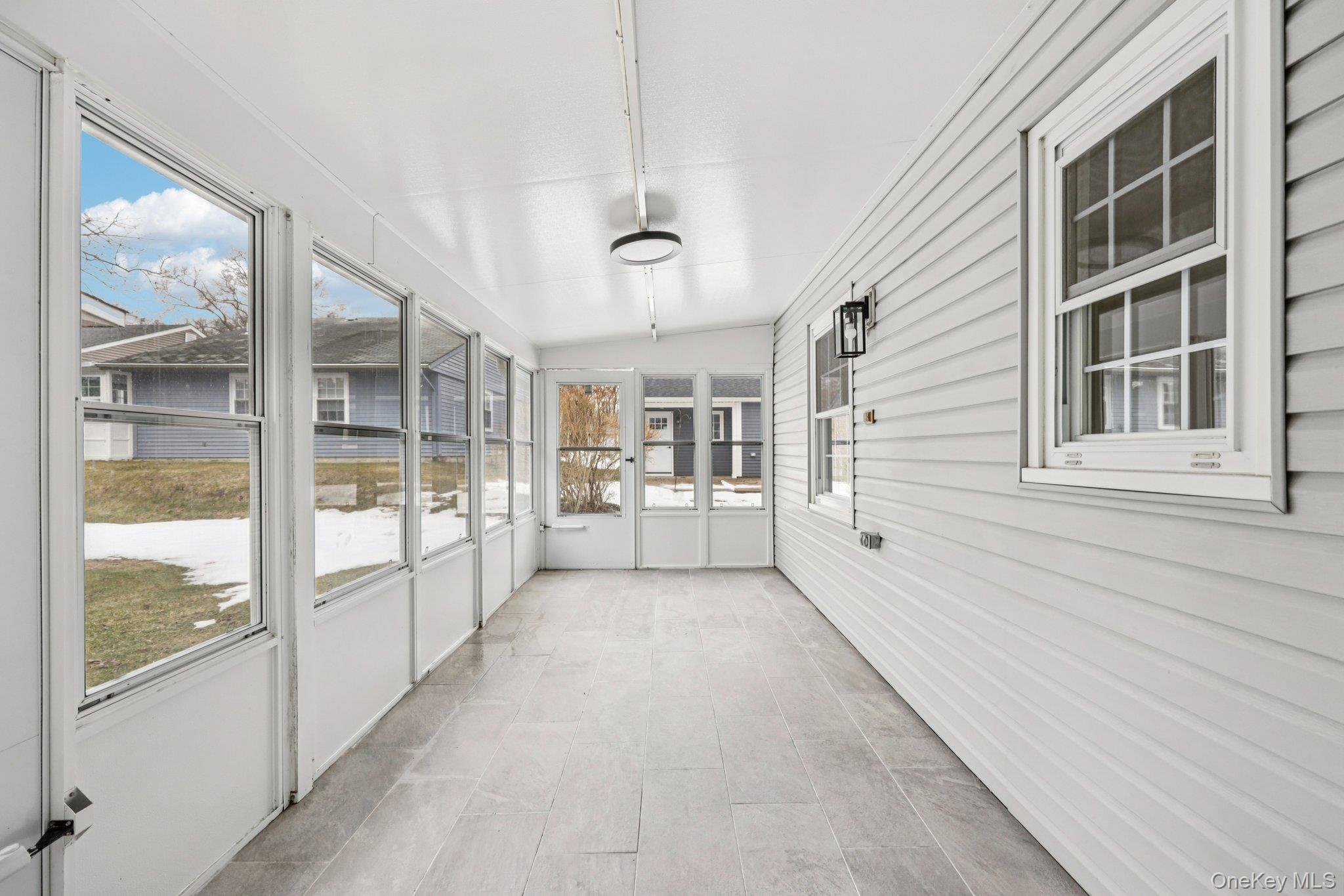 Condo Laurance Suffolk County, NY 11961, MLS-967646-27