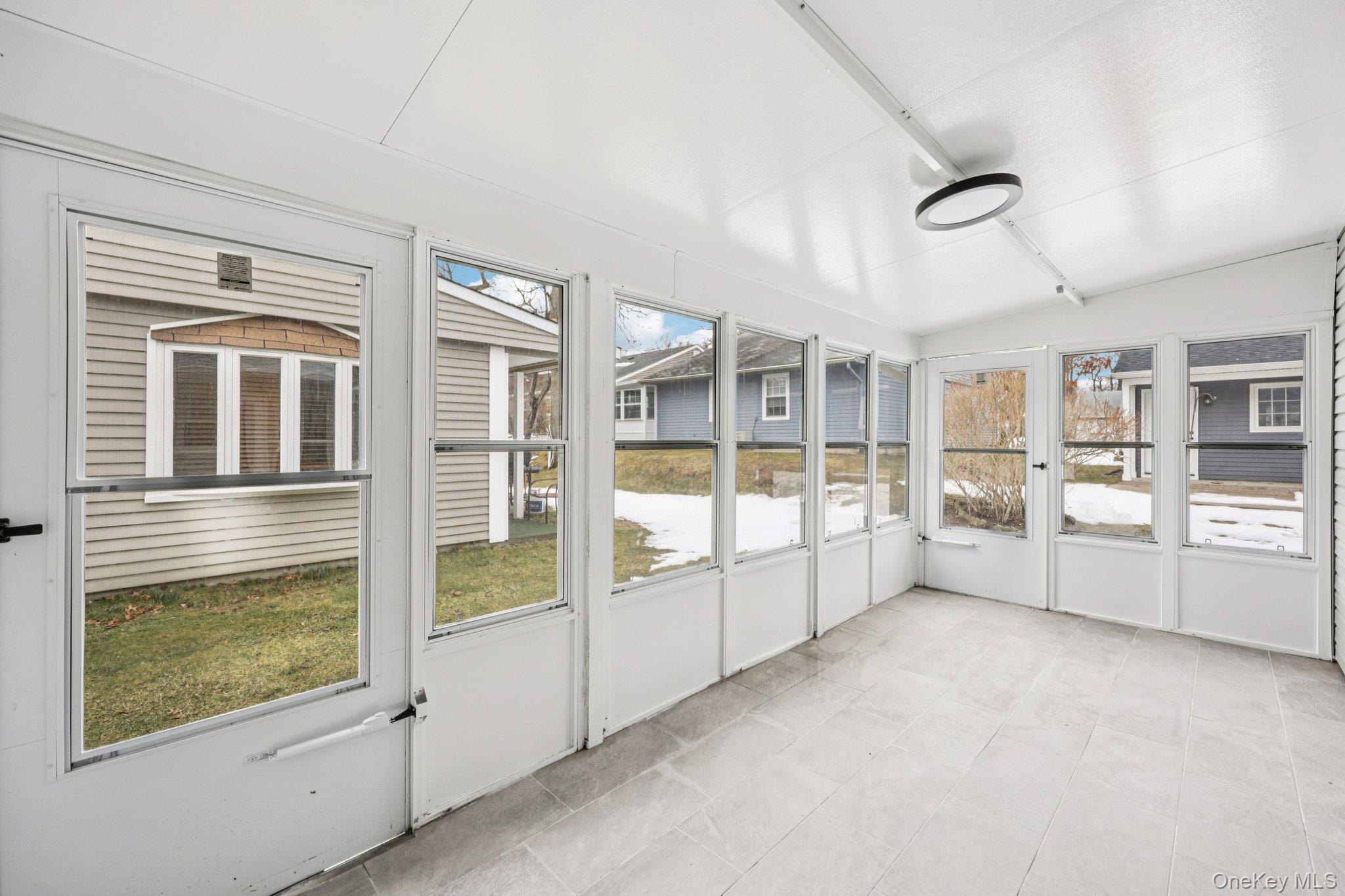 Condo Laurance Suffolk County, NY 11961, MLS-967646-28