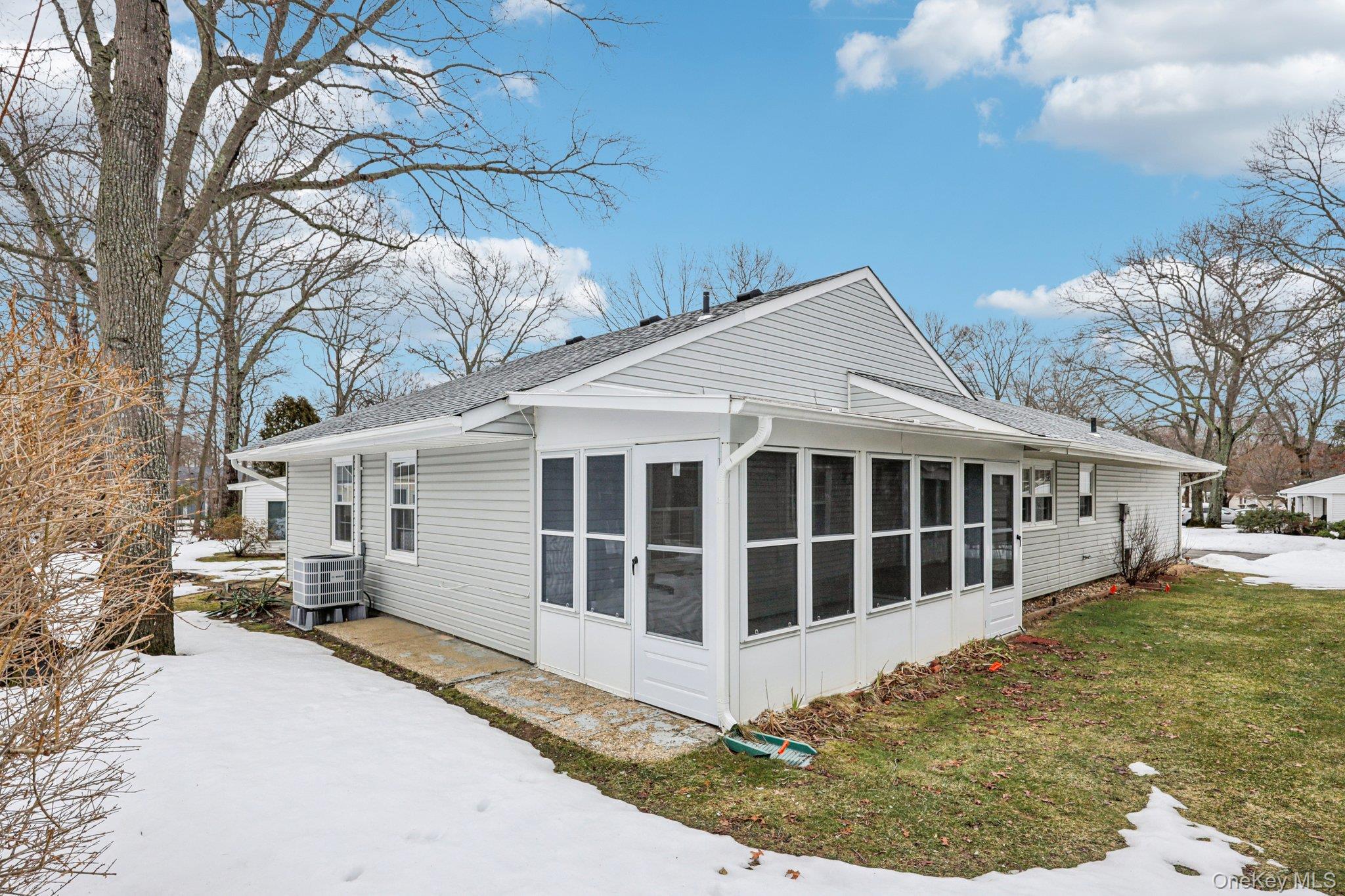 Condo Laurance Suffolk County, NY 11961, MLS-967646-31