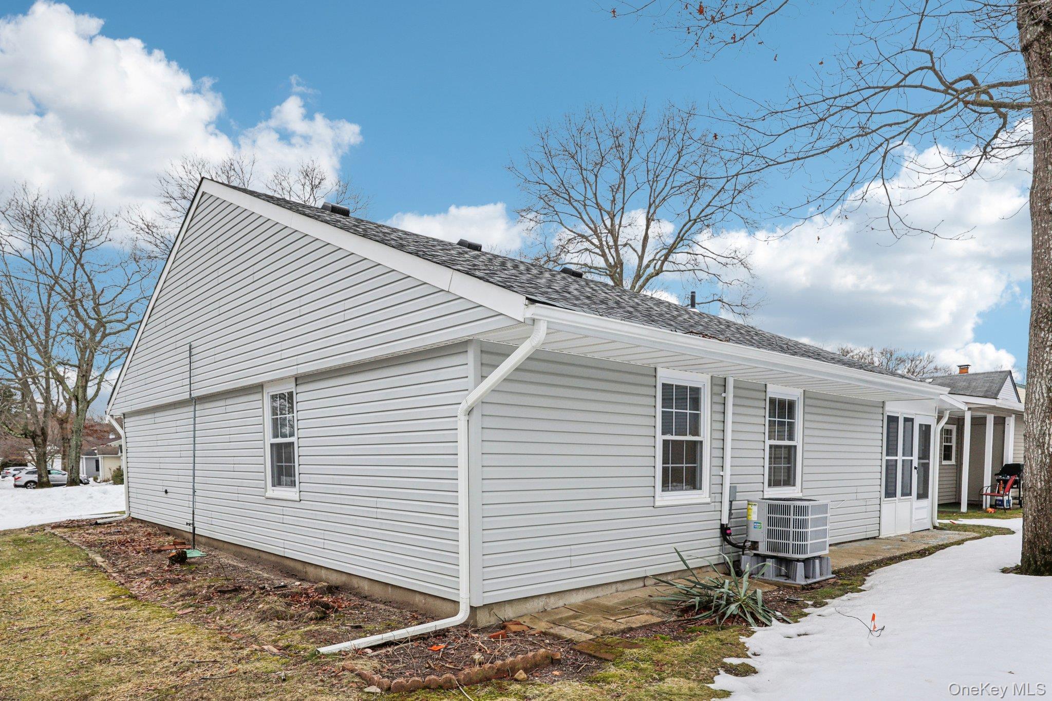 Condo Laurance Suffolk County, NY 11961, MLS-967646-32