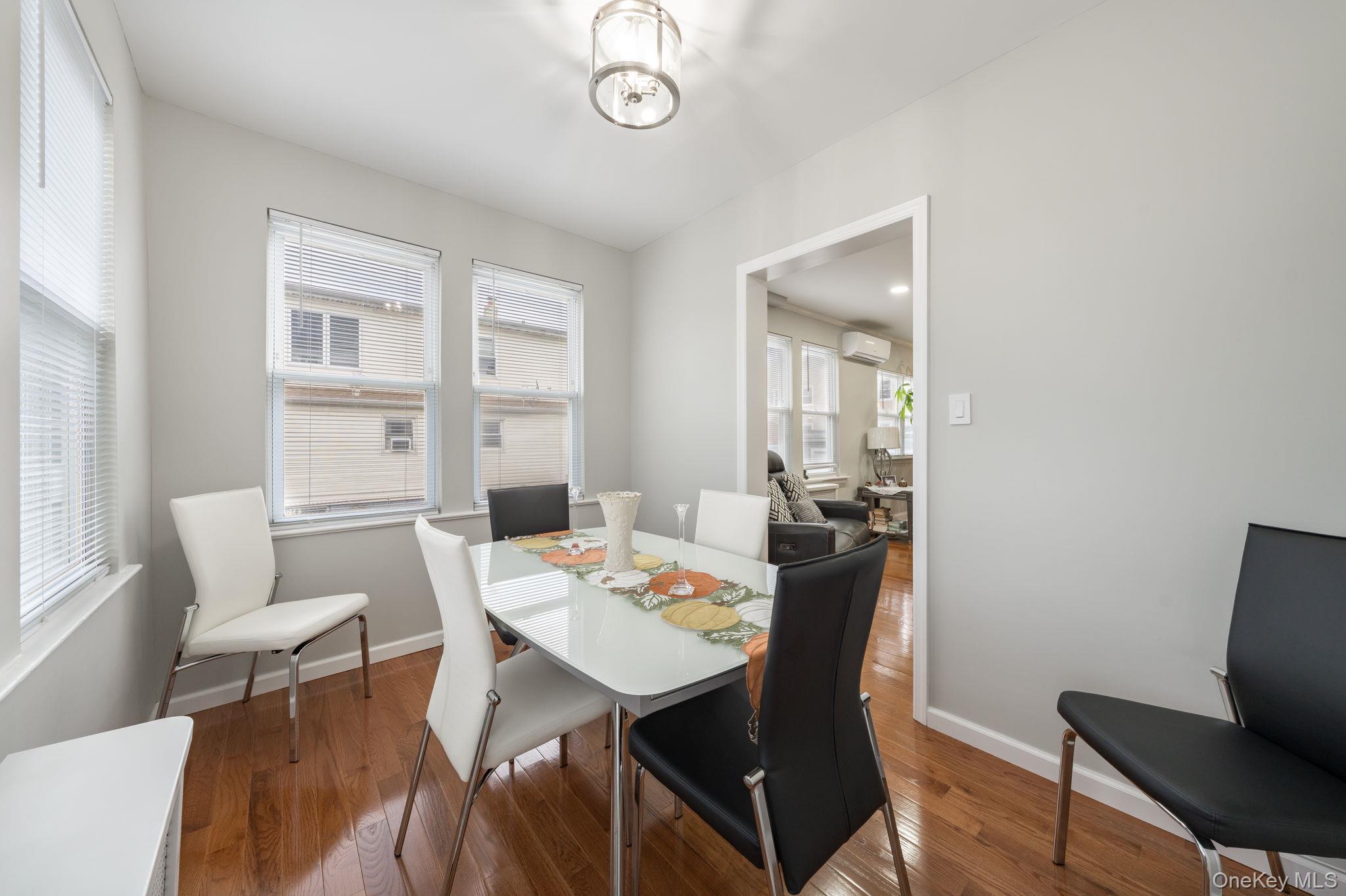 Single Family 147th Queens, NY 11413, MLS-967658-10