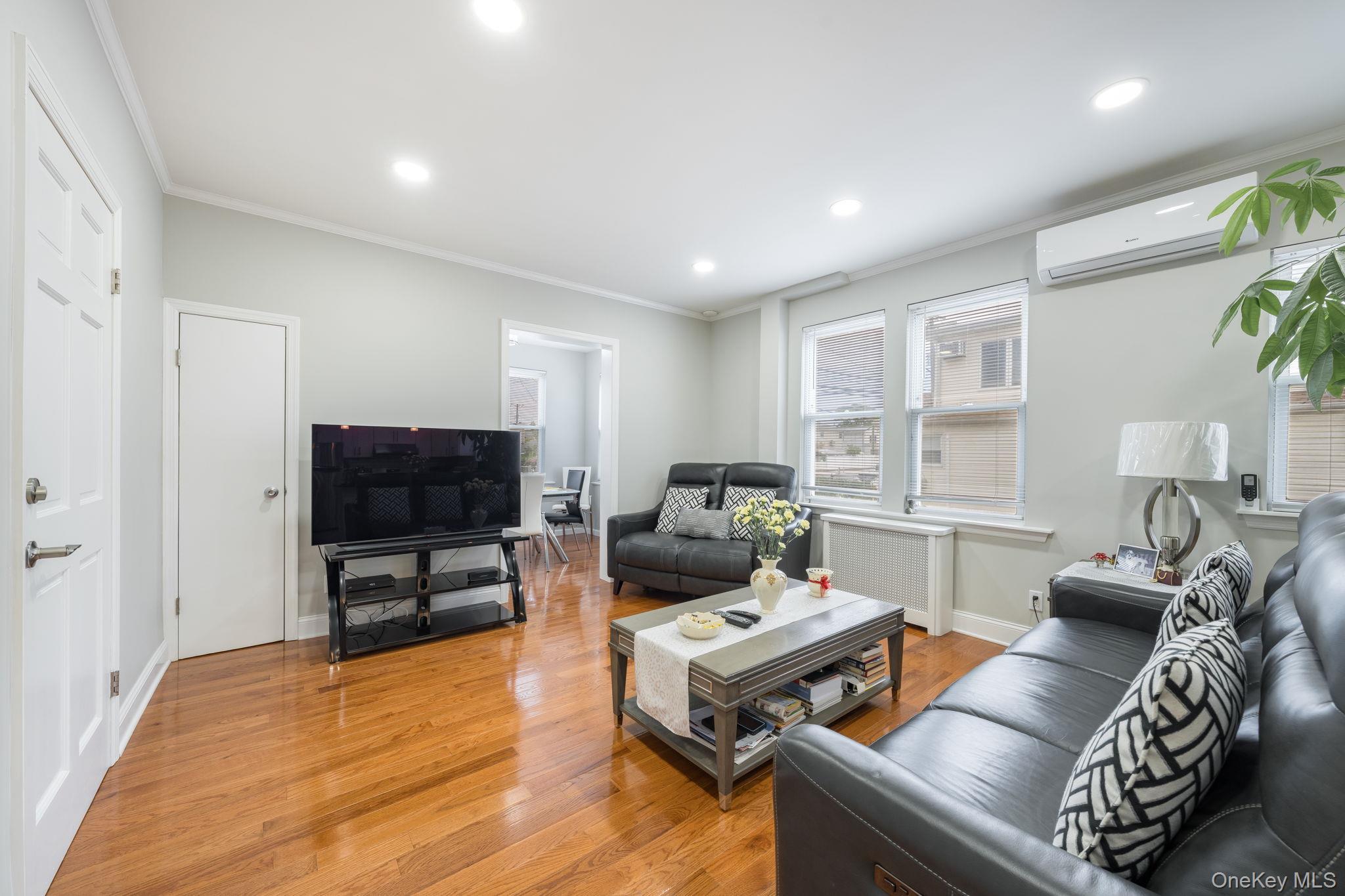 Single Family 147th Queens, NY 11413, MLS-967658-11