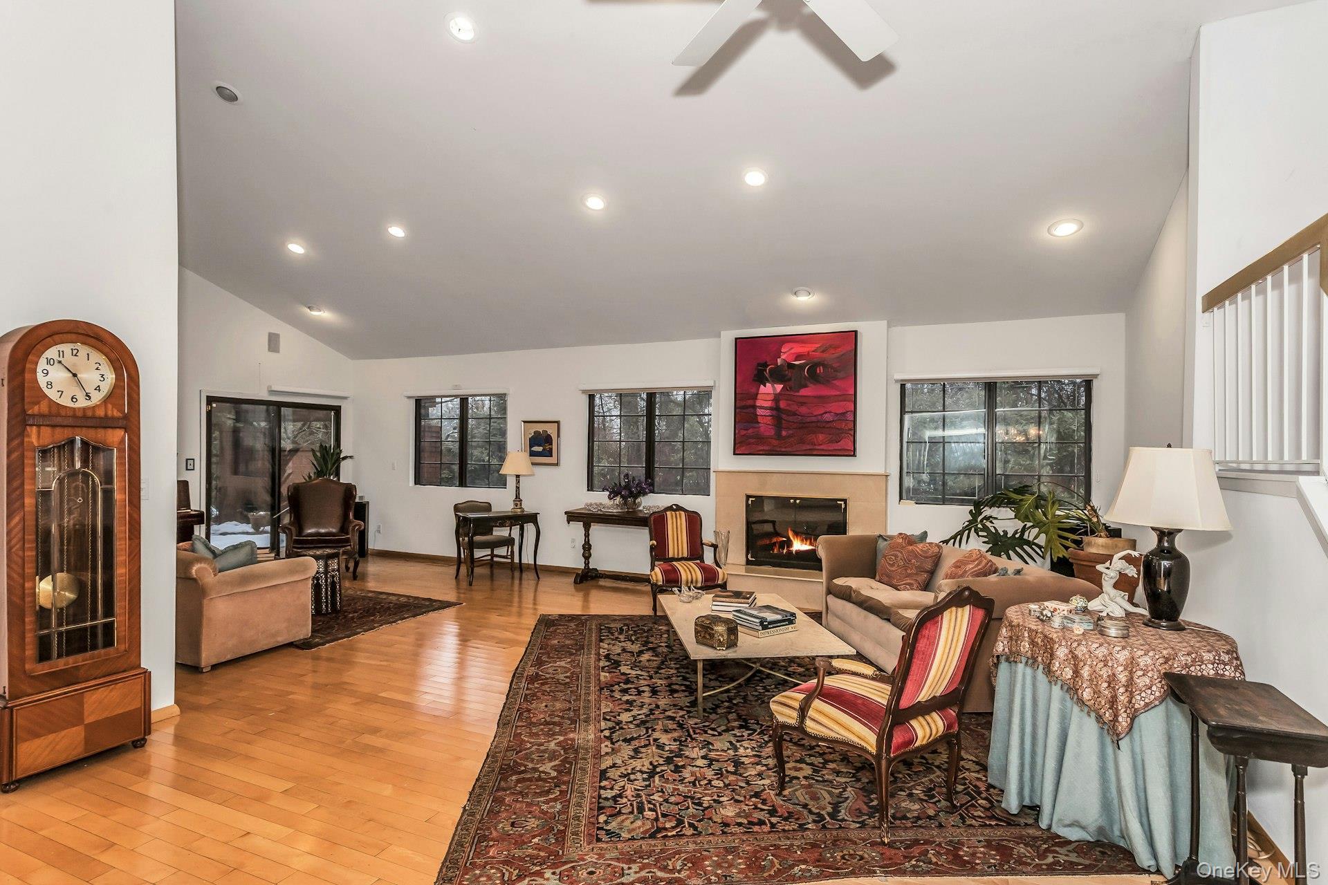 Condo Linnet  Nassau County, NY 11030, MLS-967661-5