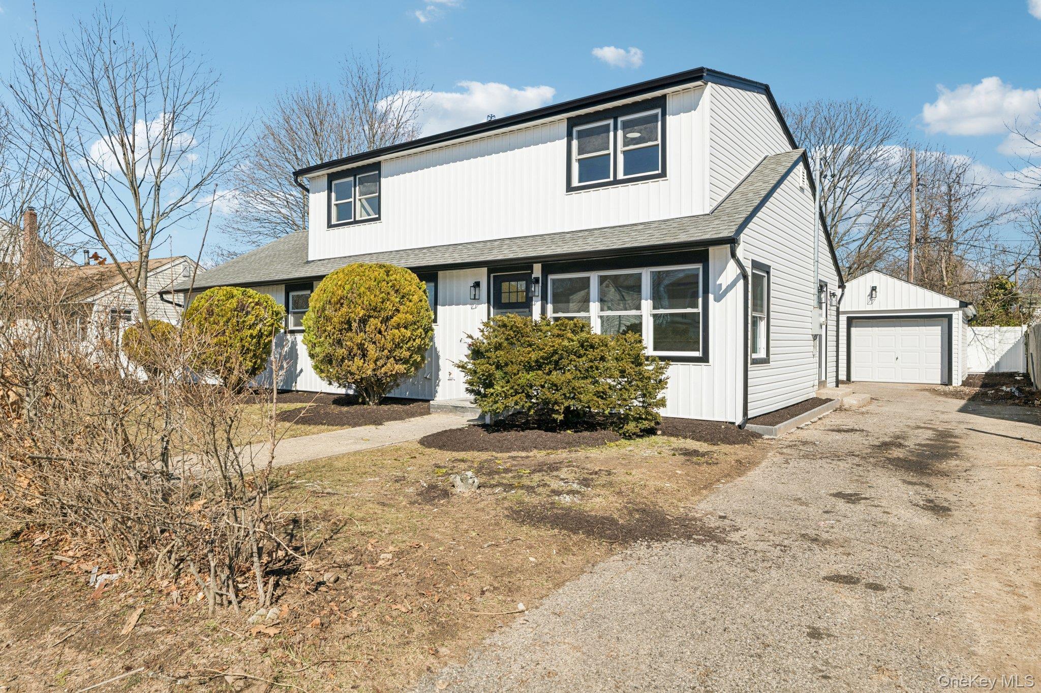 Single Family Somerset  Suffolk County, NY 11701, MLS-967695-2