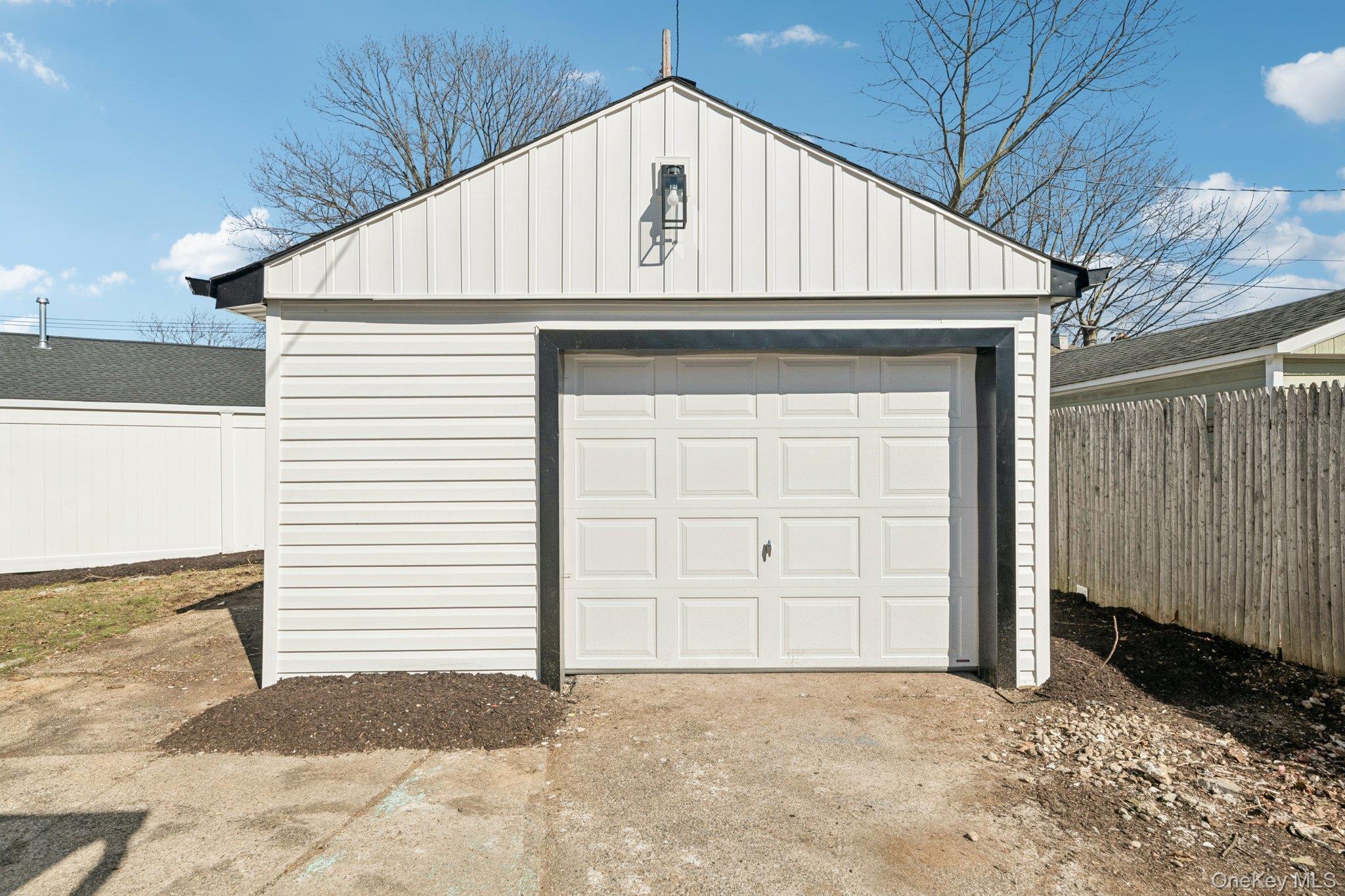 Single Family Somerset  Suffolk County, NY 11701, MLS-967695-33