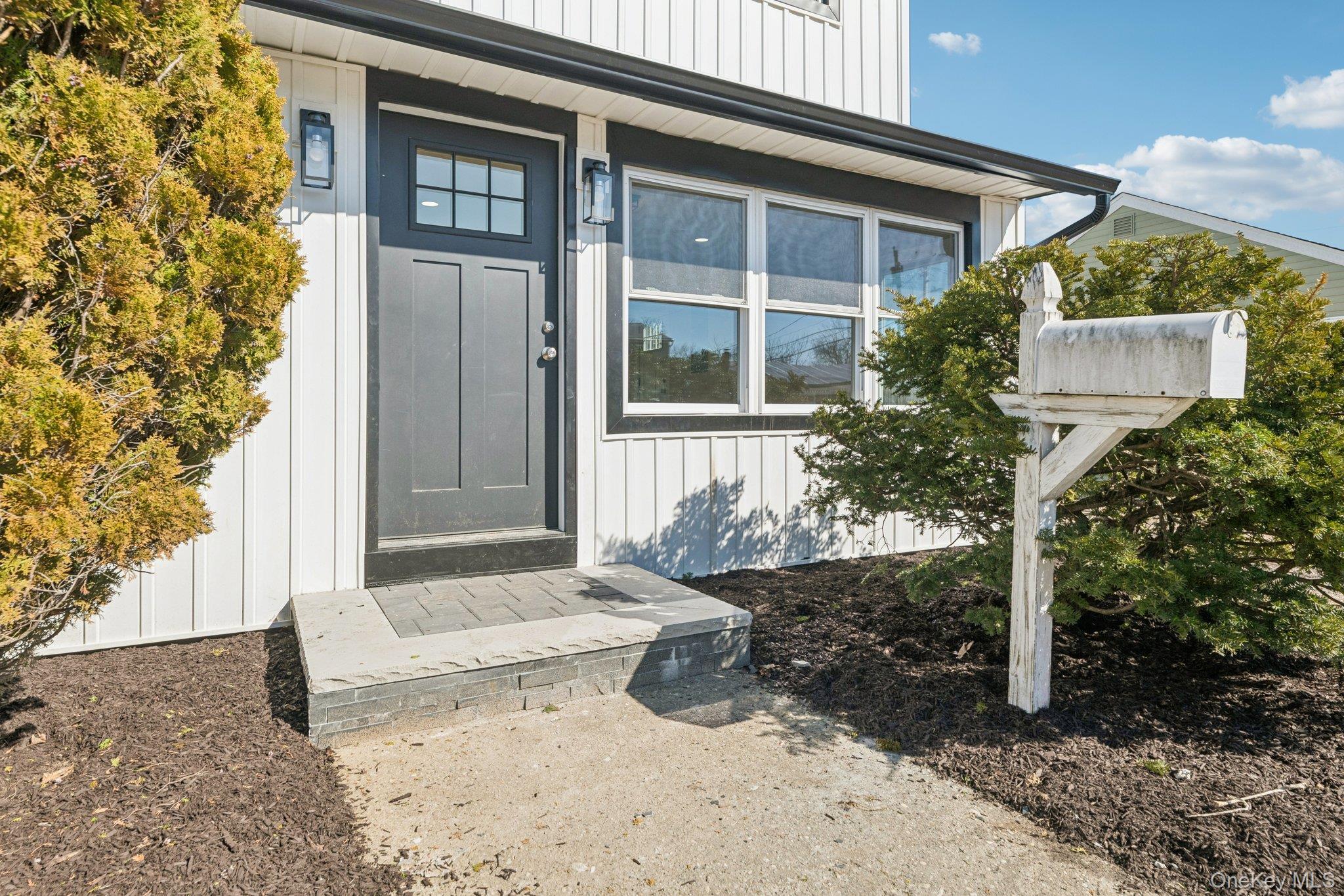 Single Family Somerset  Suffolk County, NY 11701, MLS-967695-4