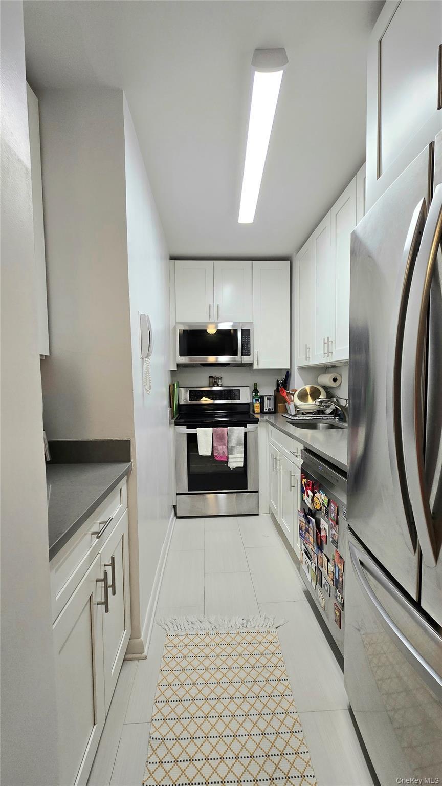 Apartment 55th  Manhattan, NY 10019, MLS-967723-3