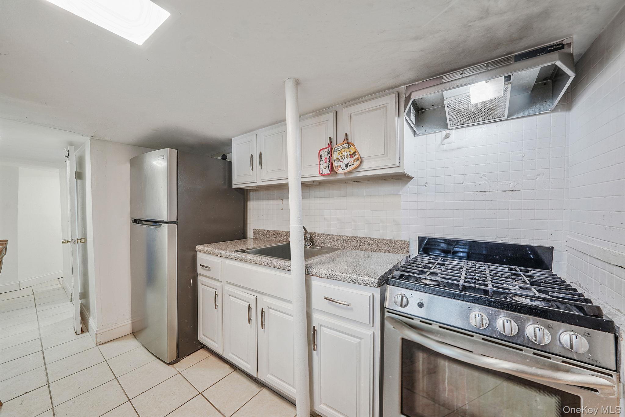 Single Family 110th  Queens, NY 11418, MLS-967731-23