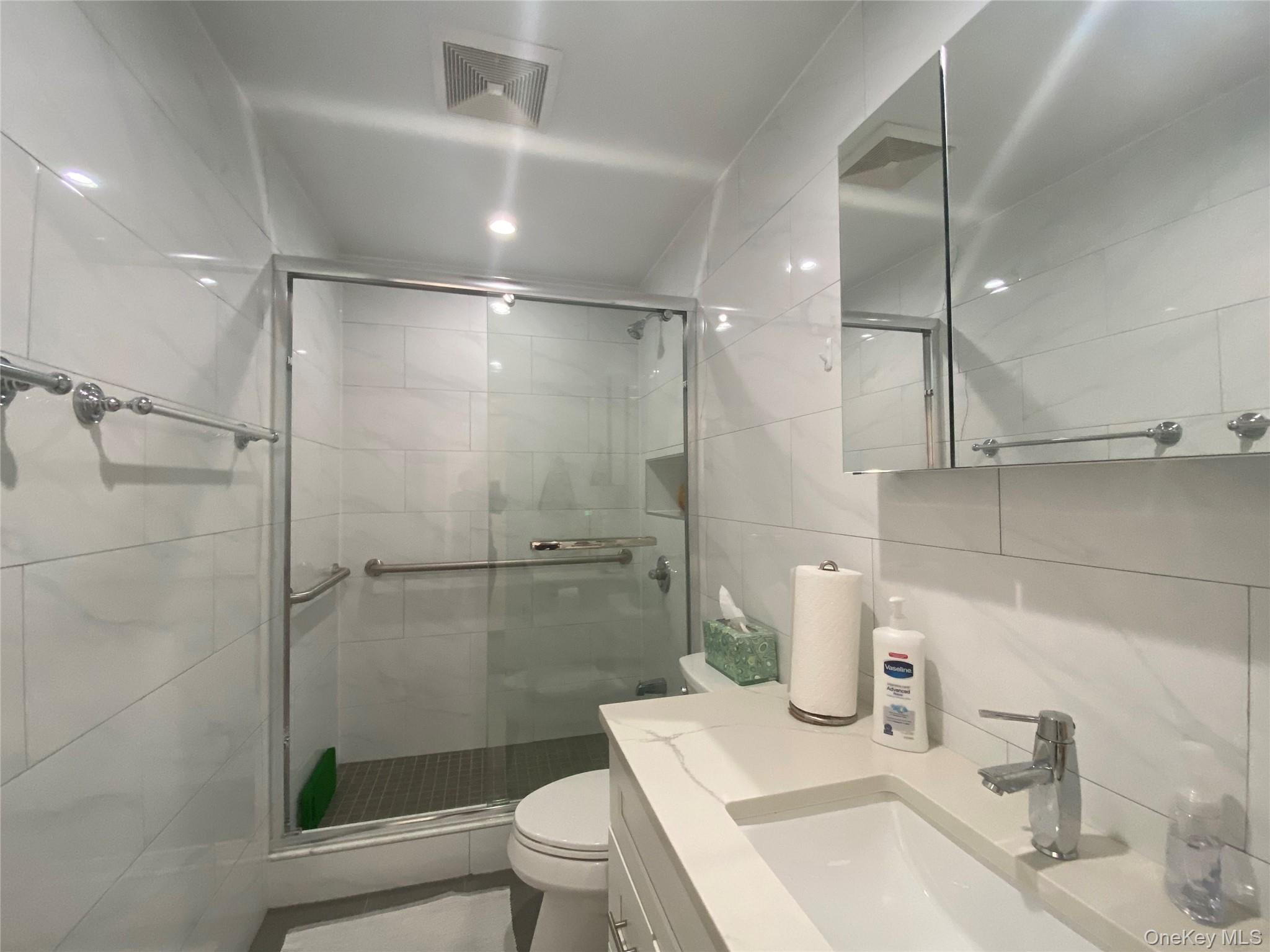 Single Family Roundtop Road  Westchester County, NY 10710, MLS-967734-17