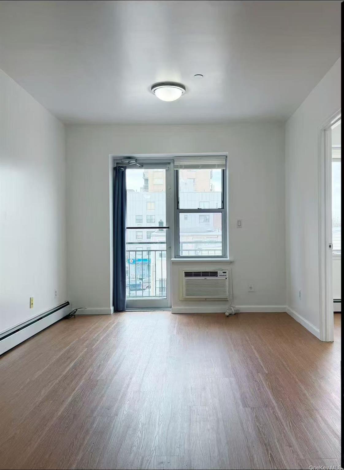 Condo Linden  Queens, NY 11354, MLS-967745-3