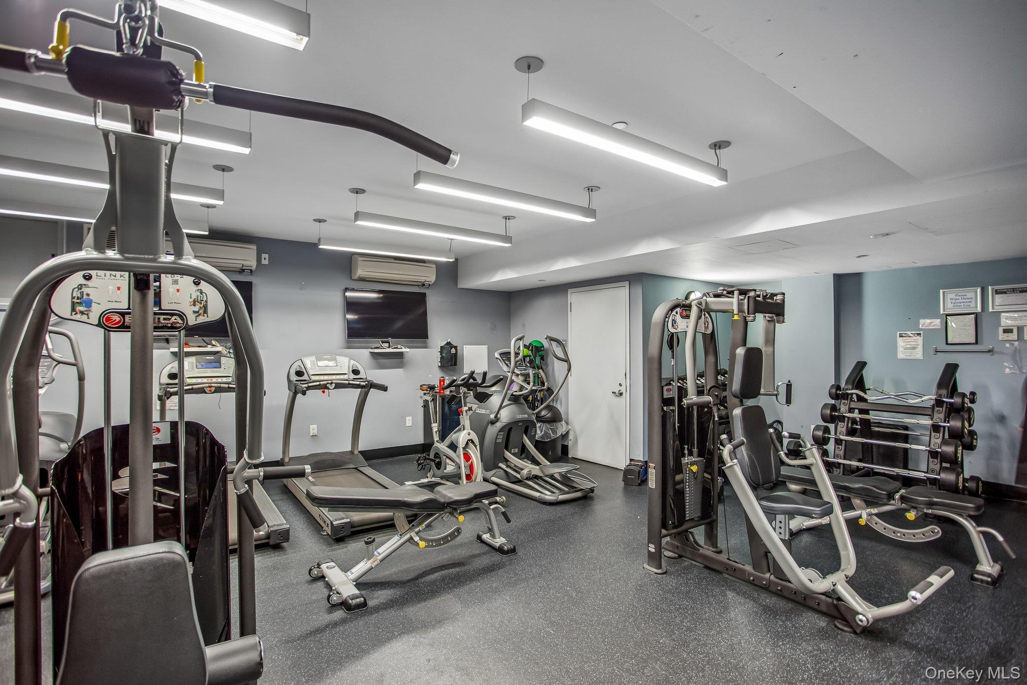 Apartment 52nd  Manhattan, NY 10019, MLS-967789-13