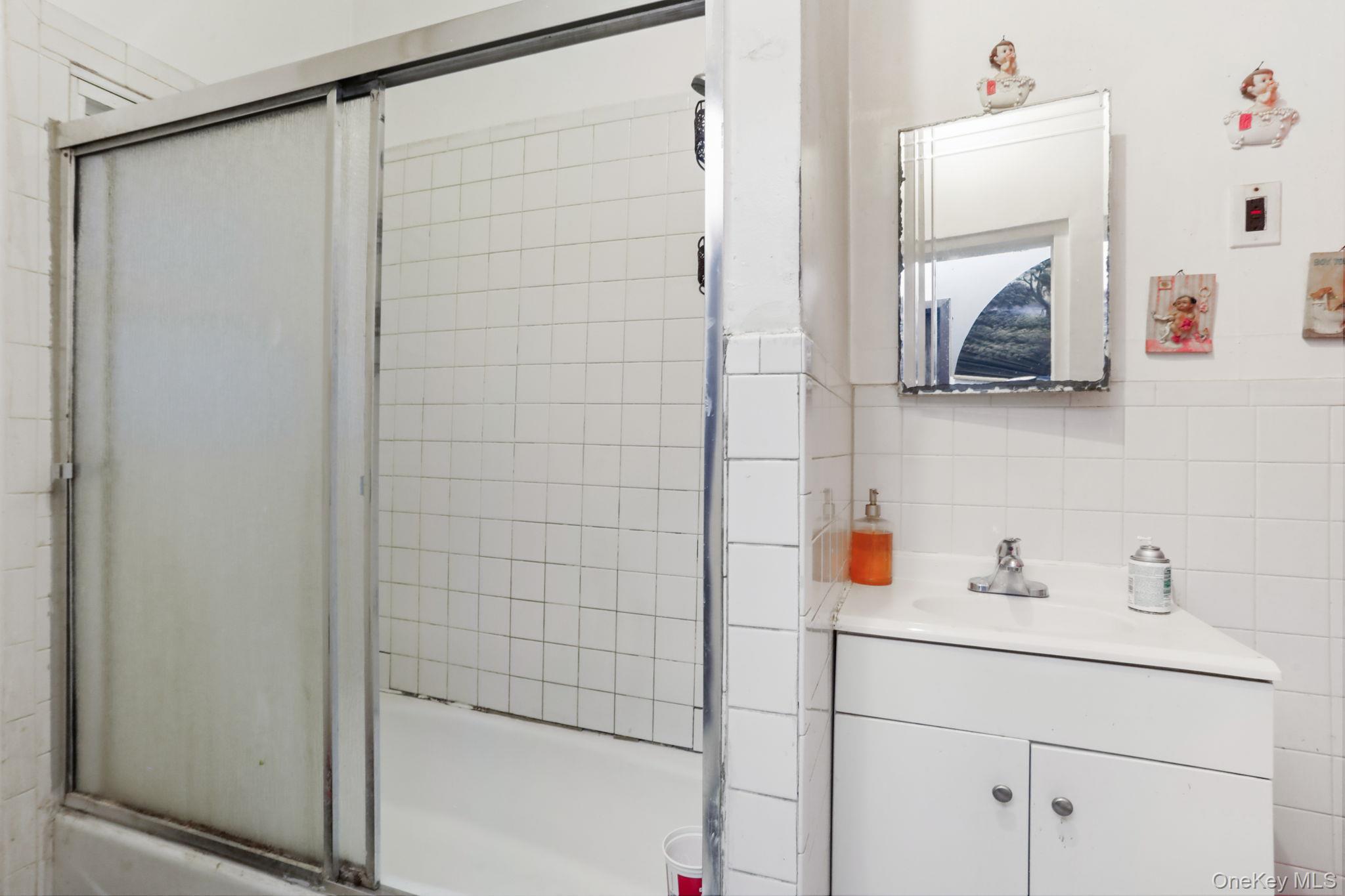 Single Family Jefferson  Bronx, NY 10456, MLS-967800-10