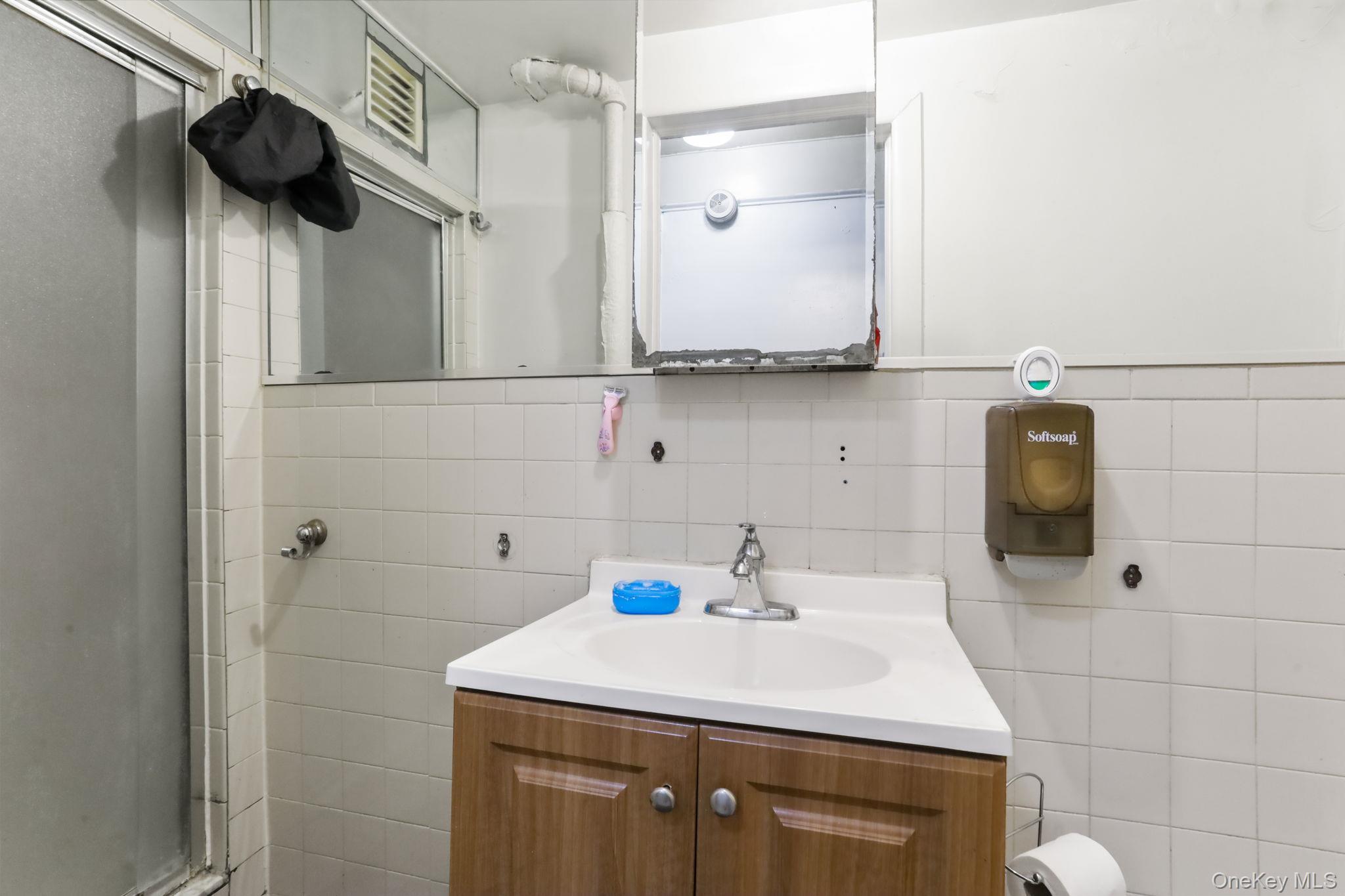 Single Family Jefferson  Bronx, NY 10456, MLS-967800-15