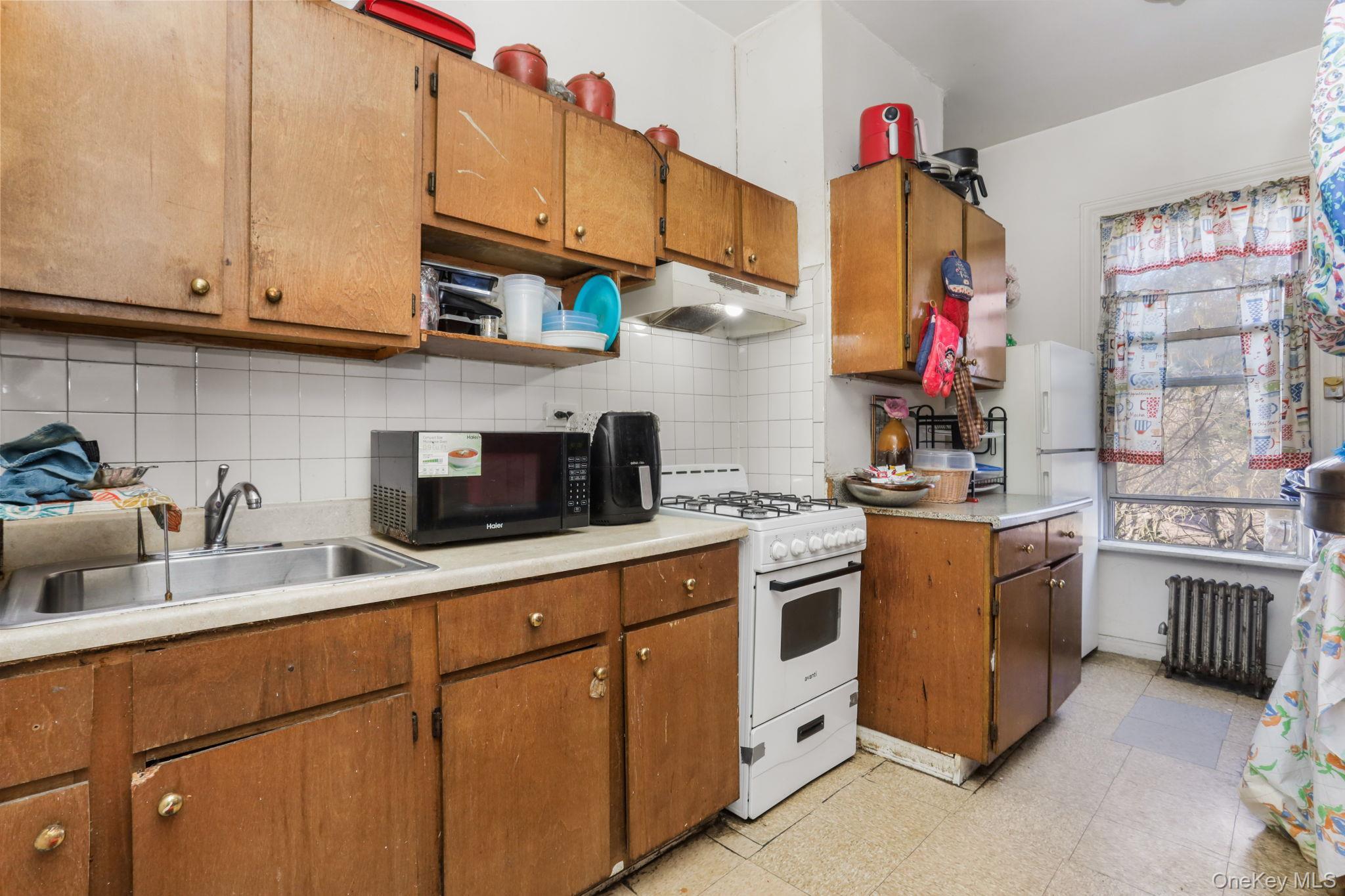 Single Family Jefferson  Bronx, NY 10456, MLS-967800-7