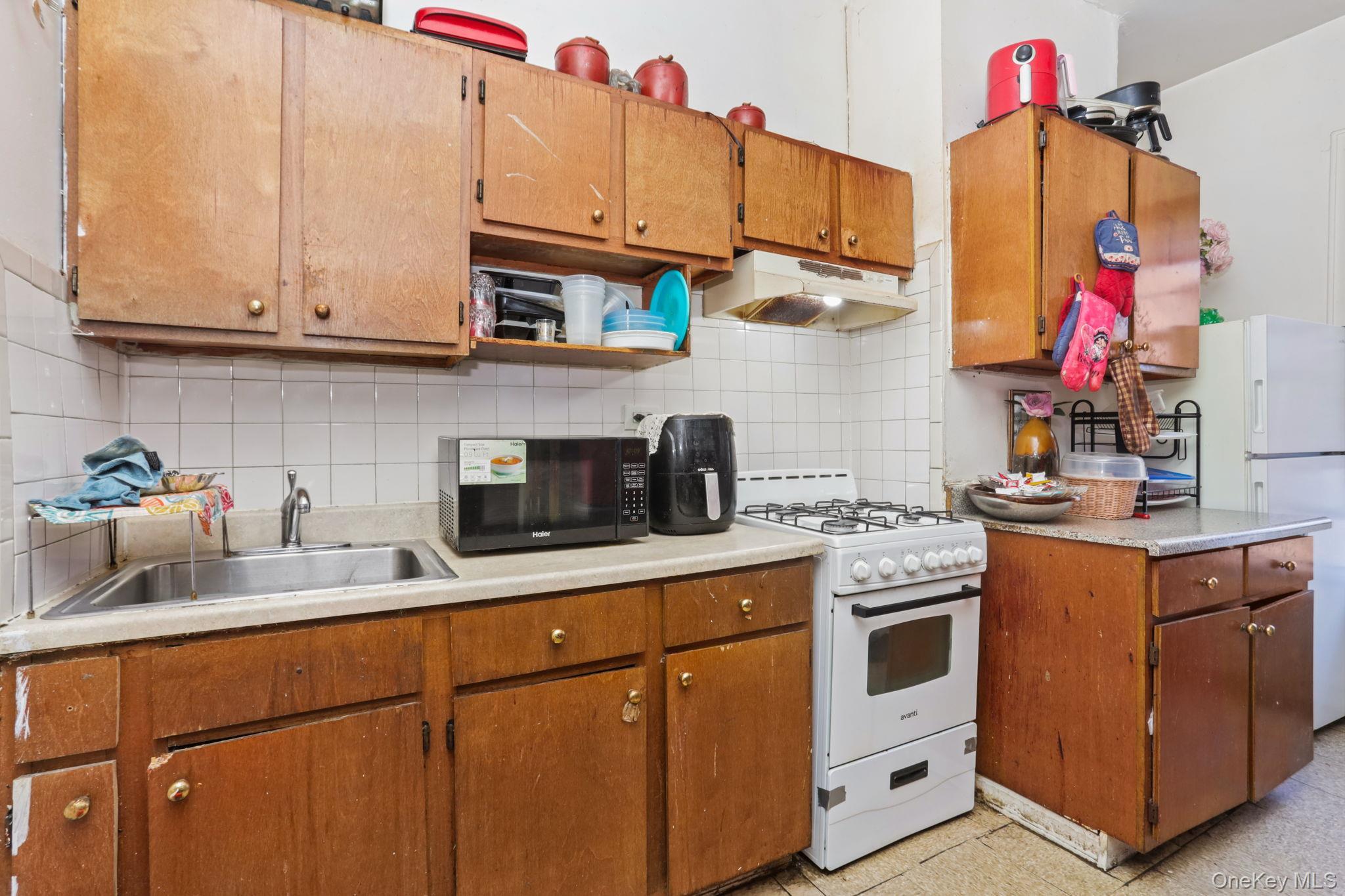 Single Family Jefferson  Bronx, NY 10456, MLS-967800-8