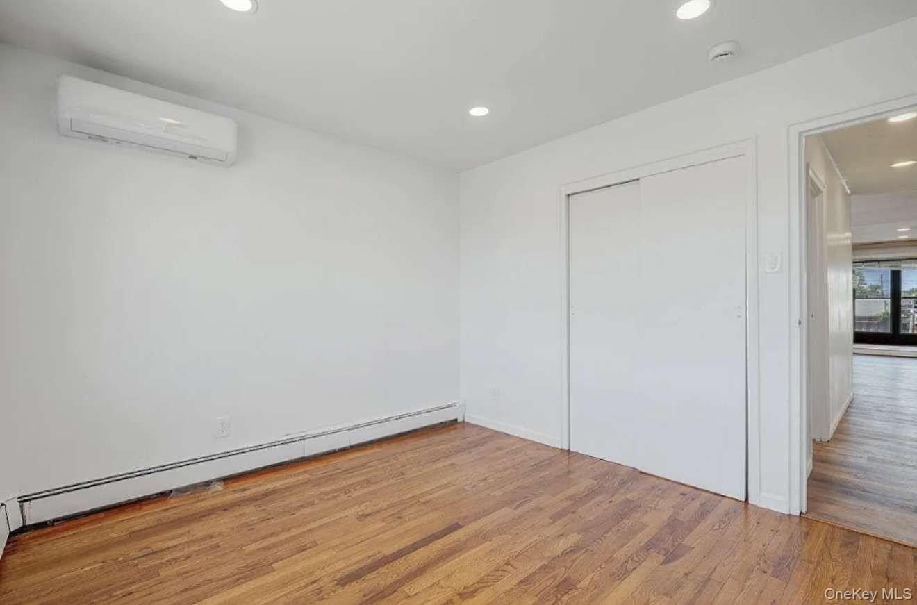 Single Family 95th Queens, NY 11414, MLS-967807-10