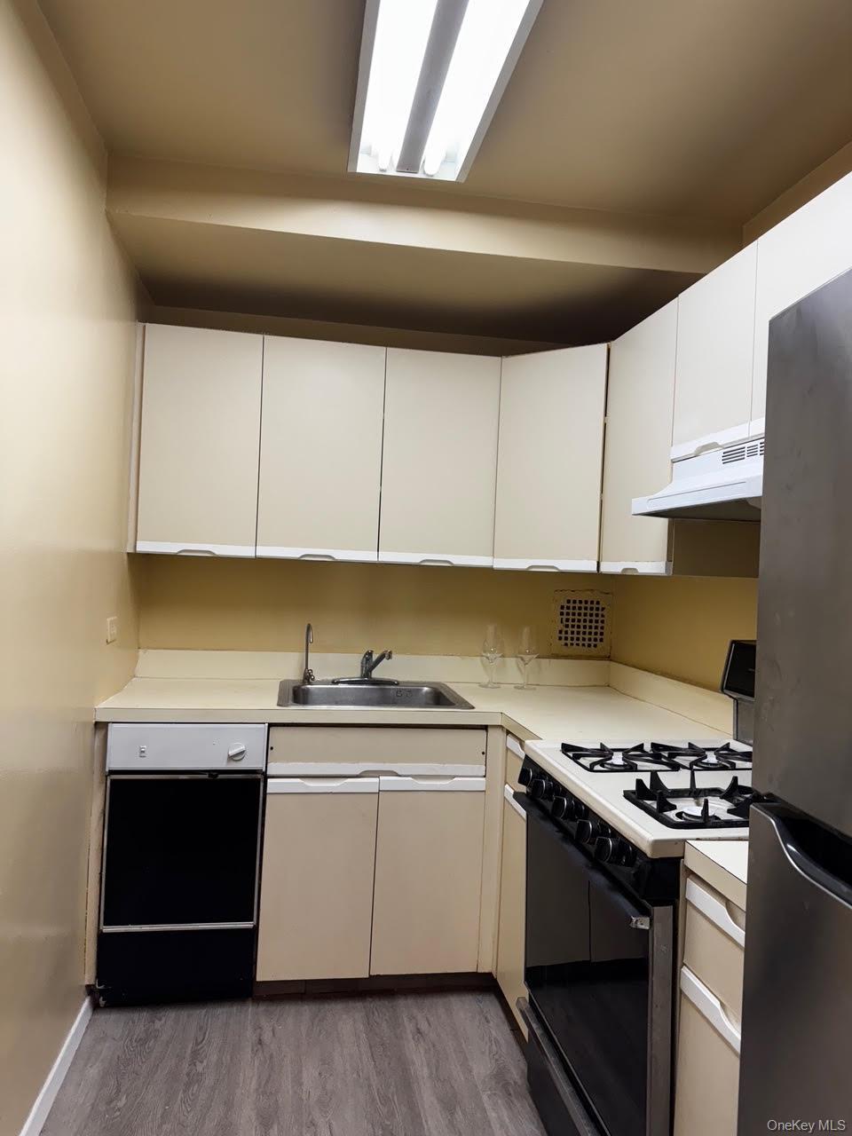 Coop 37th  Queens, NY 11354, MLS-967808-7