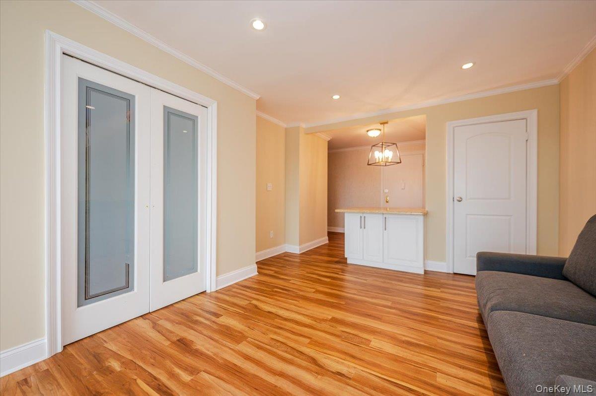 Coop Broadway  Nassau County, NY 11561, MLS-967809-11