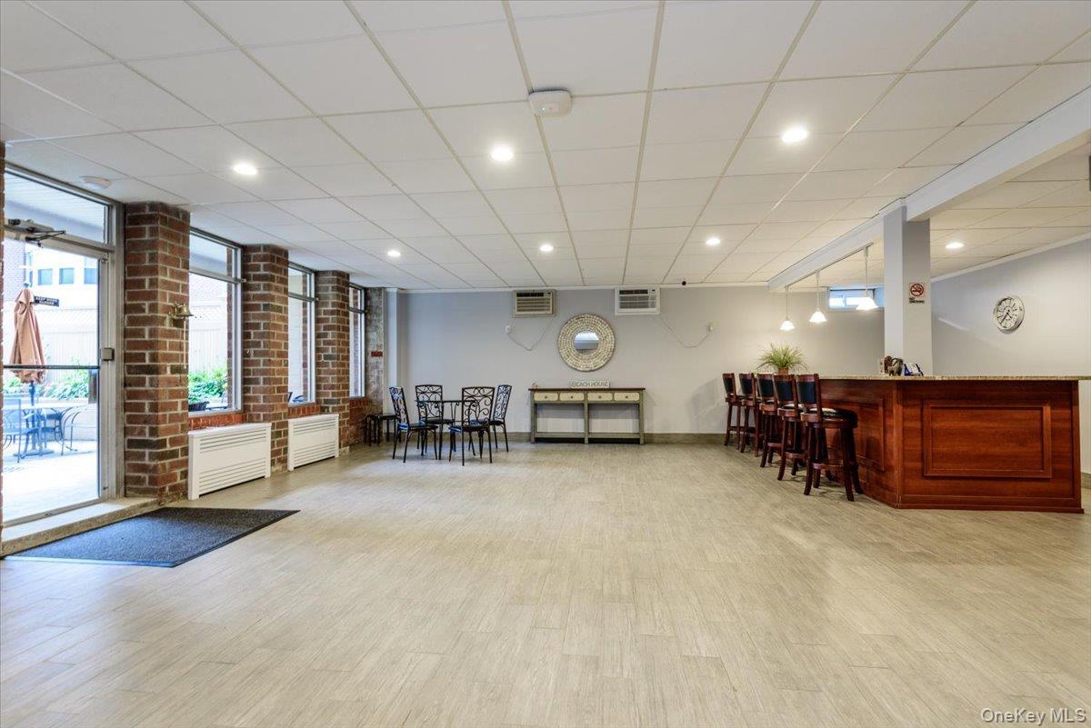 Coop Broadway  Nassau County, NY 11561, MLS-967809-17