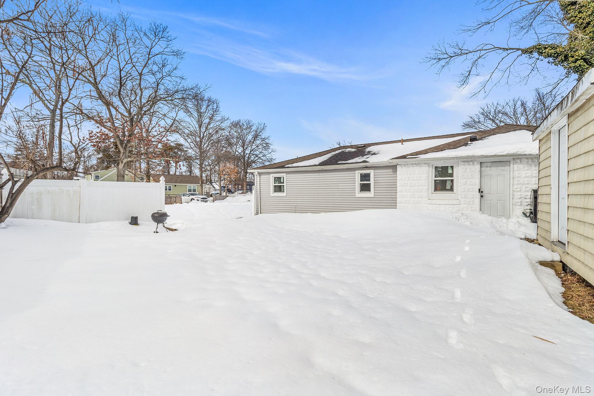 Single Family Deer  Suffolk County, NY 11798, MLS-967837-21