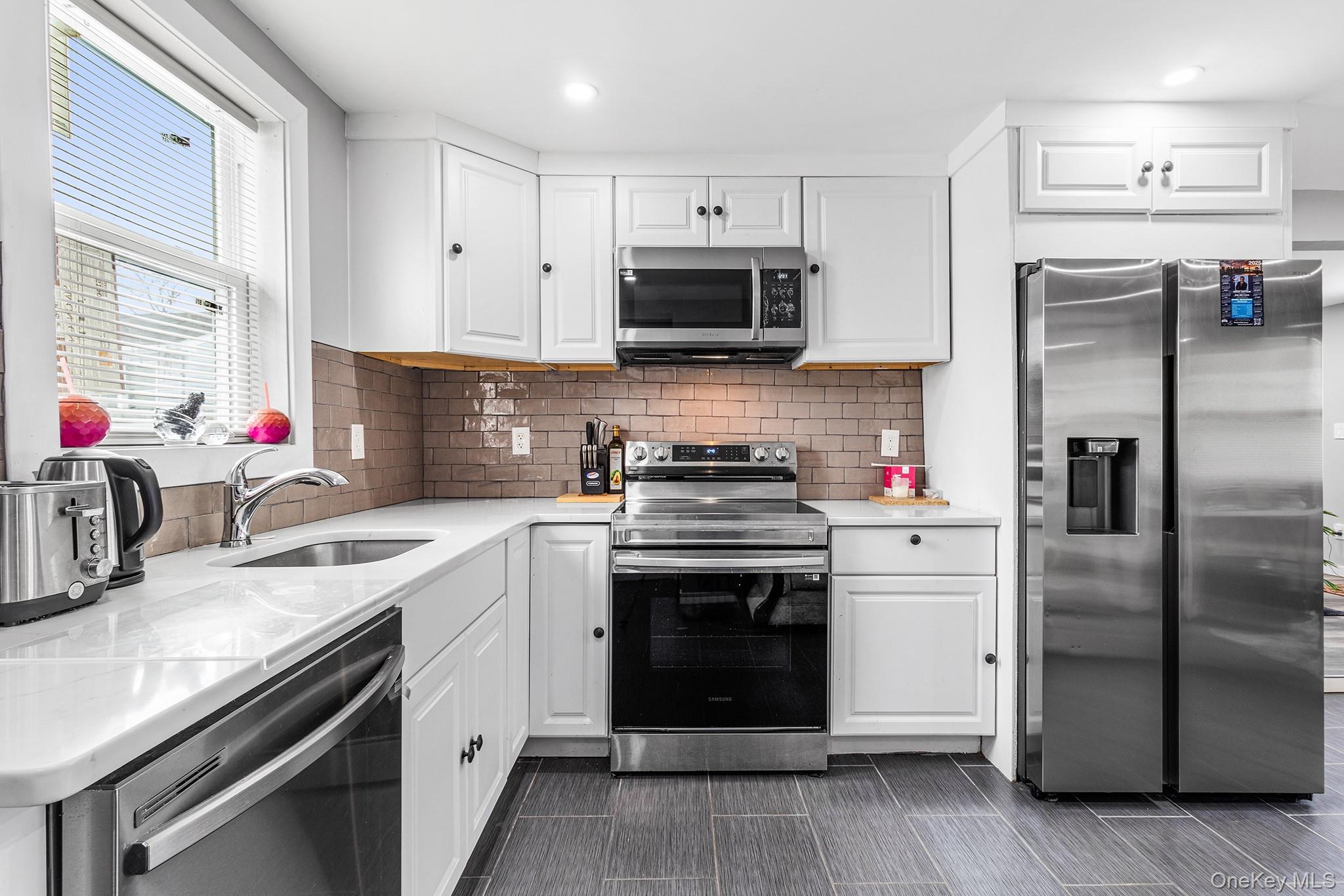 Single Family Deer Suffolk County, NY 11798, MLS-967837-8