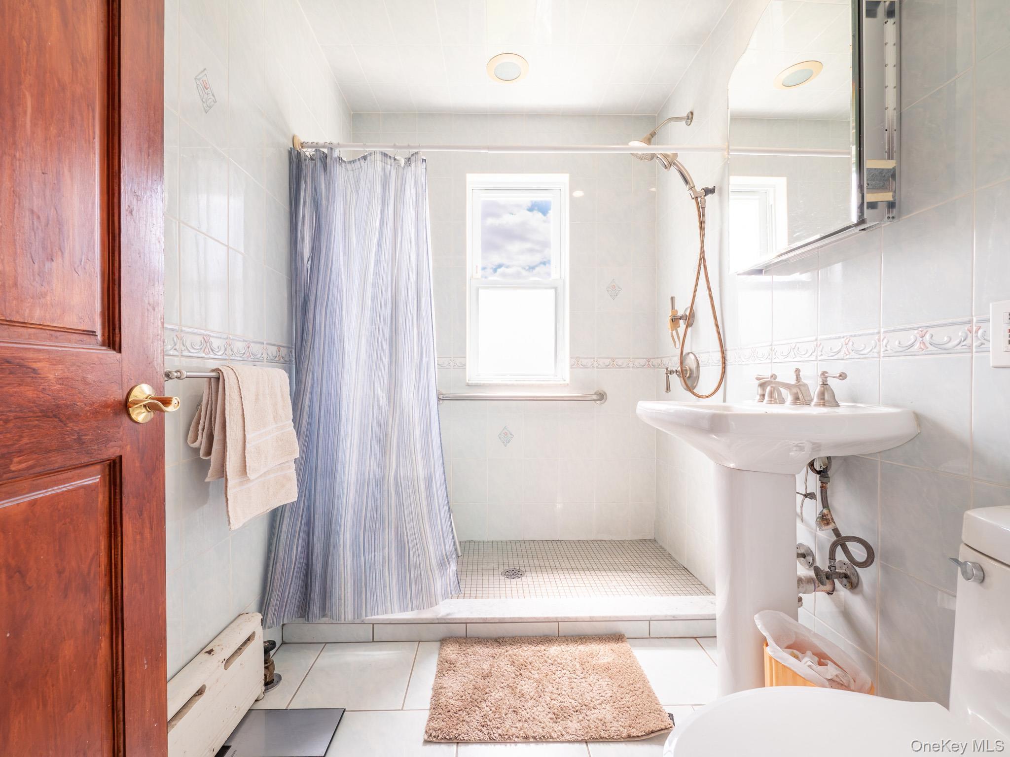 Single Family 218th Queens, NY 11427, MLS-967848-23