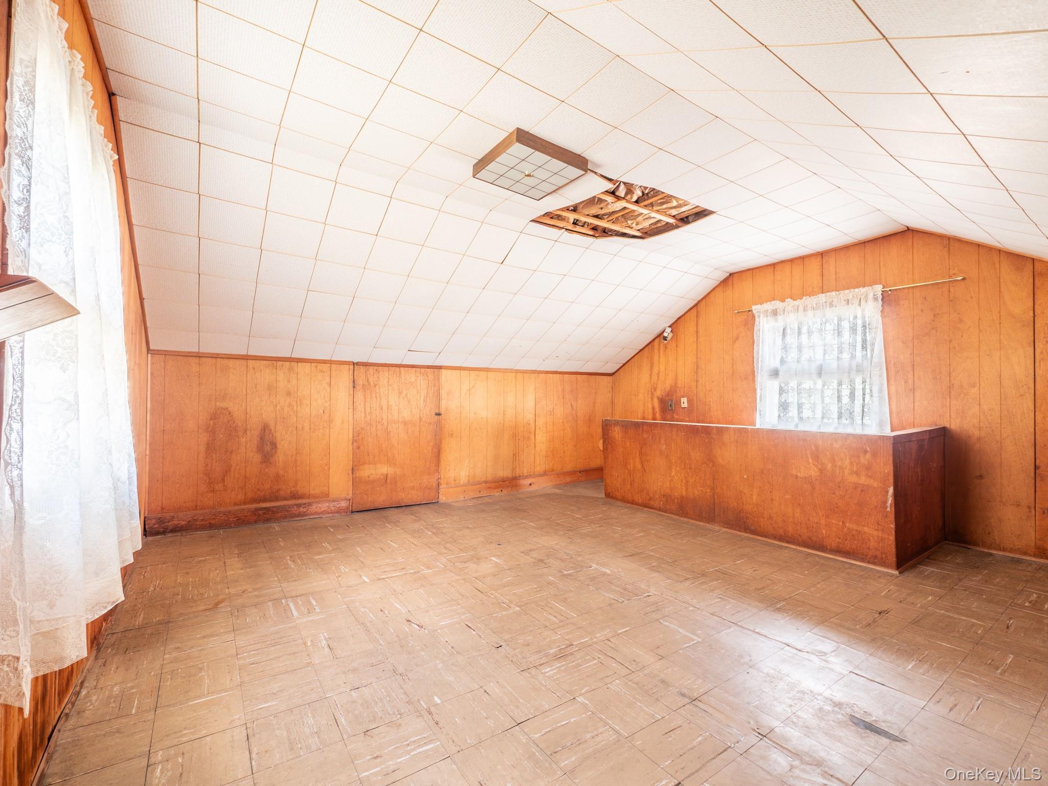 Single Family 218th Queens, NY 11427, MLS-967848-25