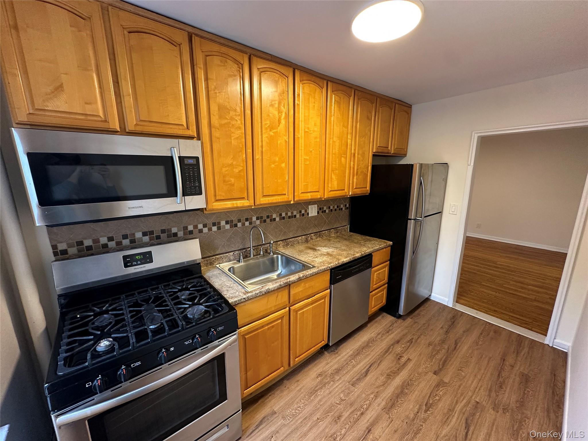 Coop Vincent Westchester County, NY 10708, MLS-967858-16