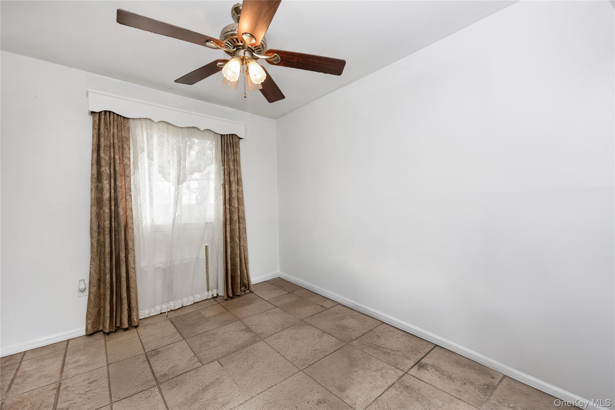 Single Family Francis Lewis  Queens, NY 11411, MLS-967873-10