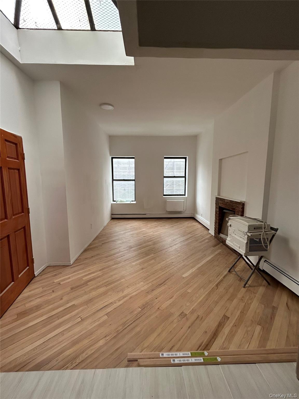 Apartment Ninth Manhattan, NY 10036, MLS-967874-5