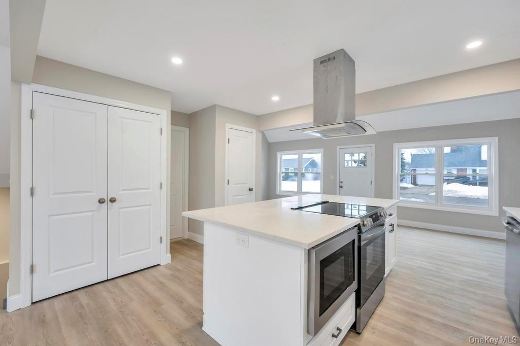 Single Family Halycon  Suffolk County, NY 11757, MLS-967879-10